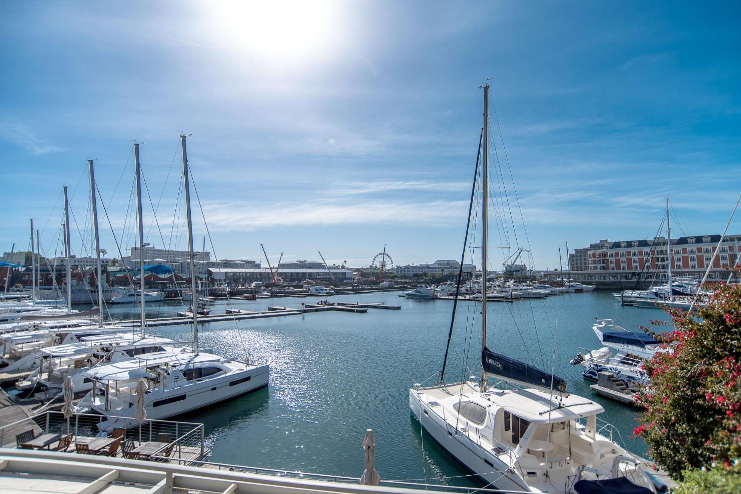 Elegant Waterfront Apartment with No Loadshedding