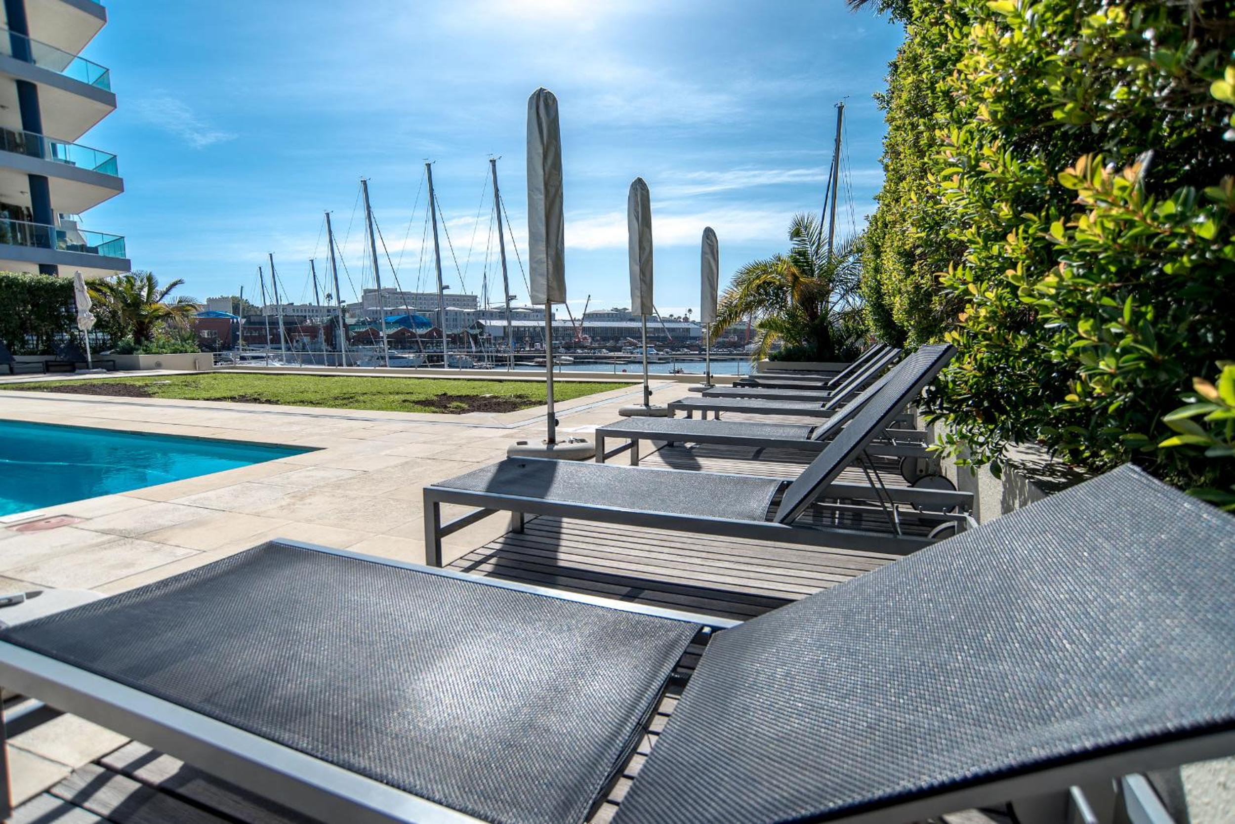 Elegant Waterfront Apartment with No Loadshedding