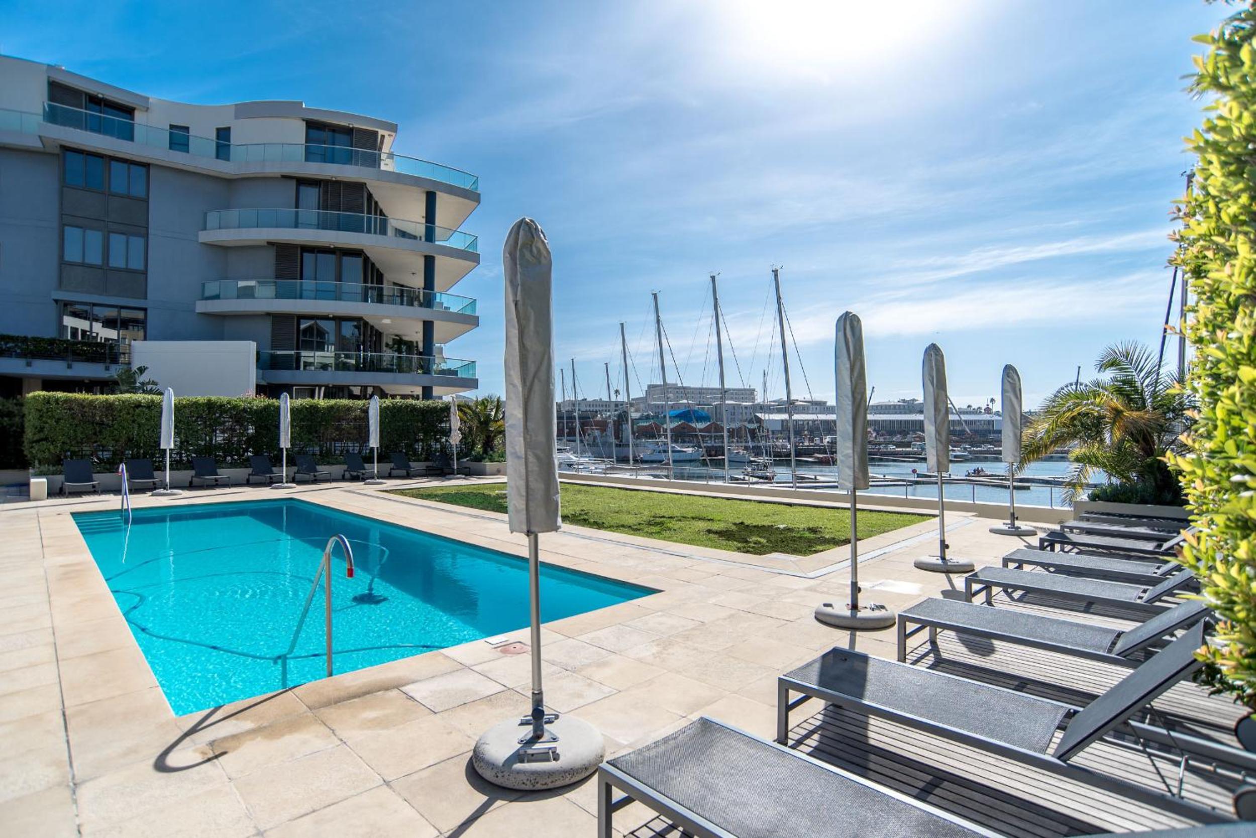 Elegant Waterfront Apartment with No Loadshedding
