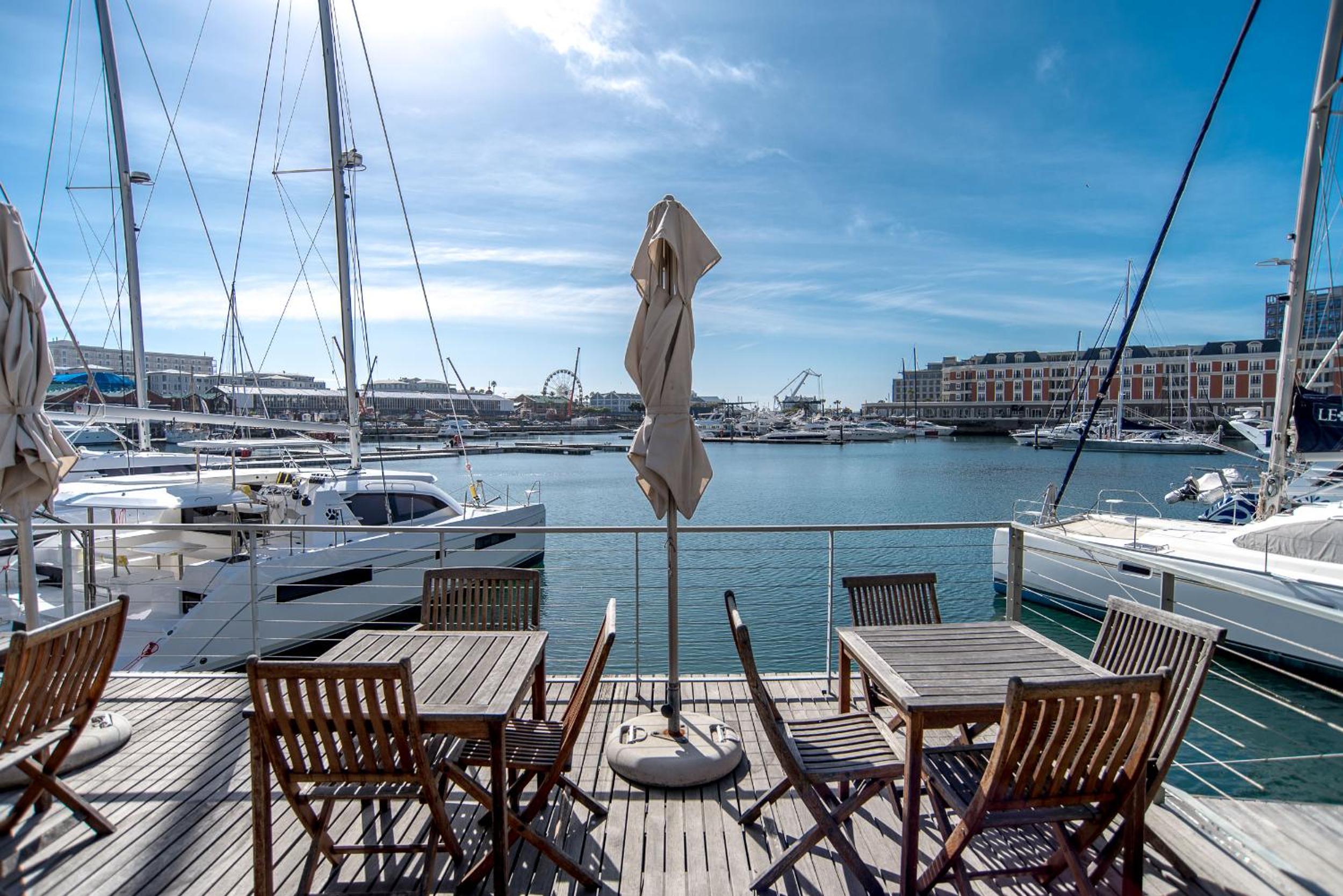 Elegant Waterfront Apartment with No Loadshedding