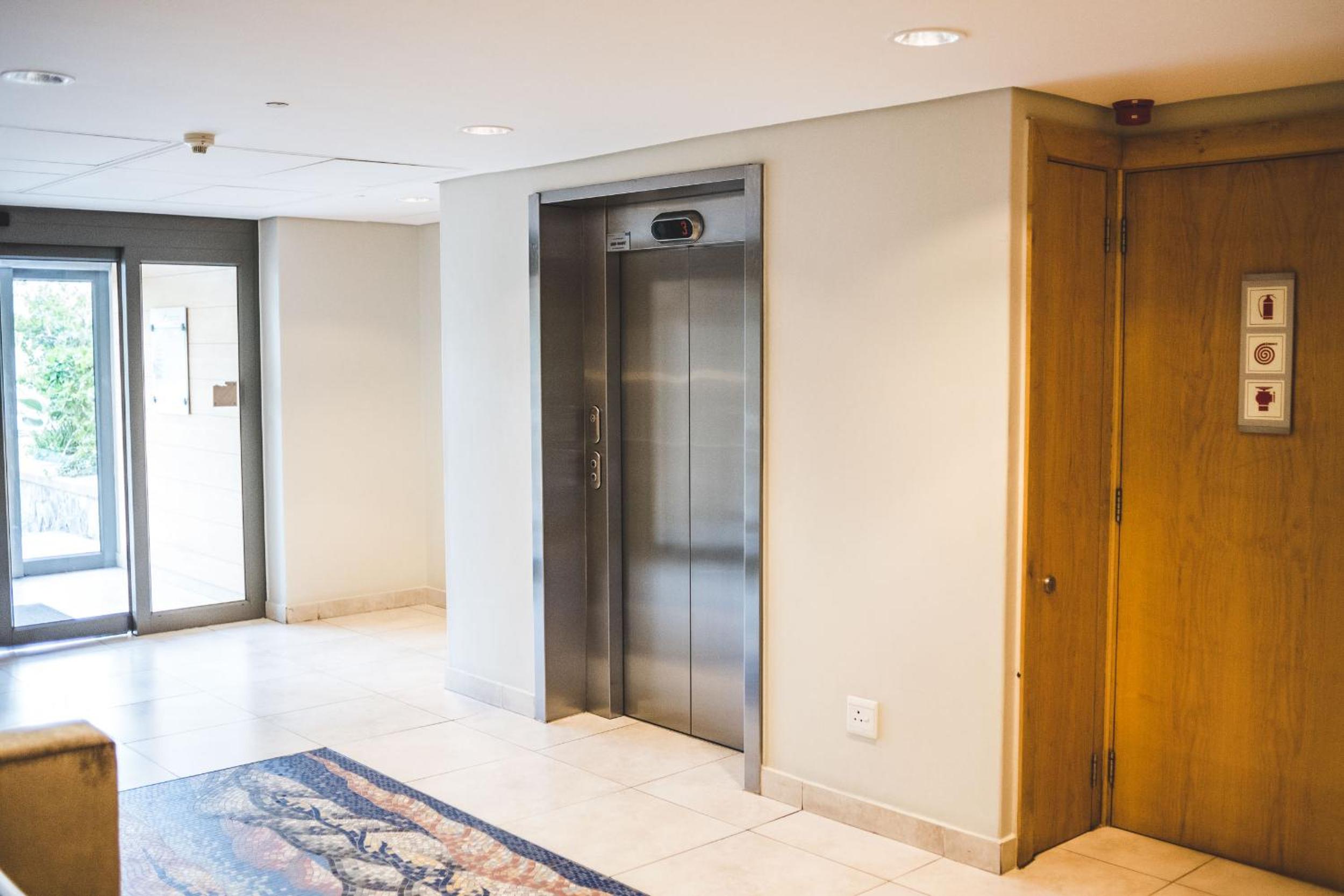 Elegant Waterfront Apartment with No Loadshedding