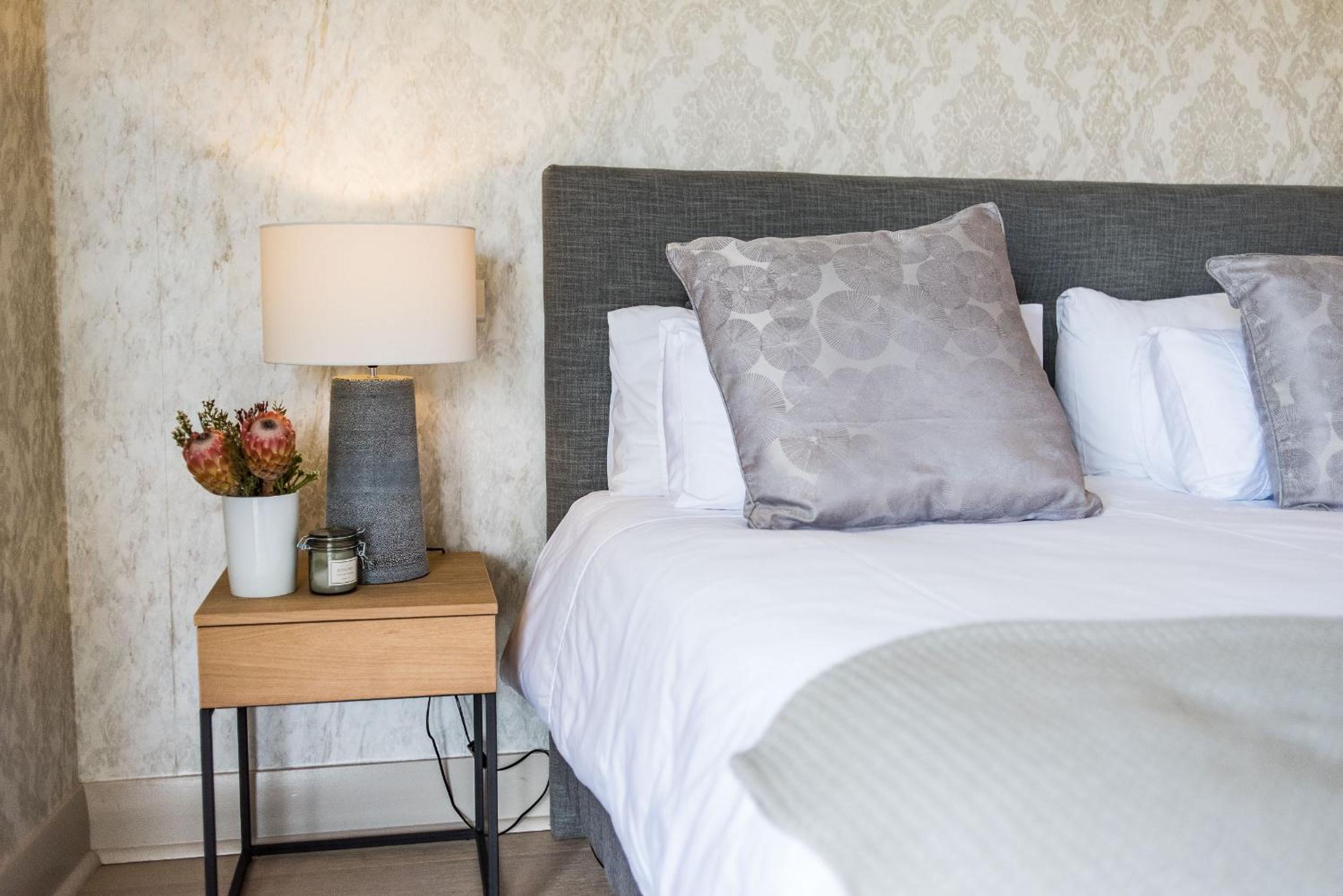 Elegant Waterfront Apartment with No Loadshedding