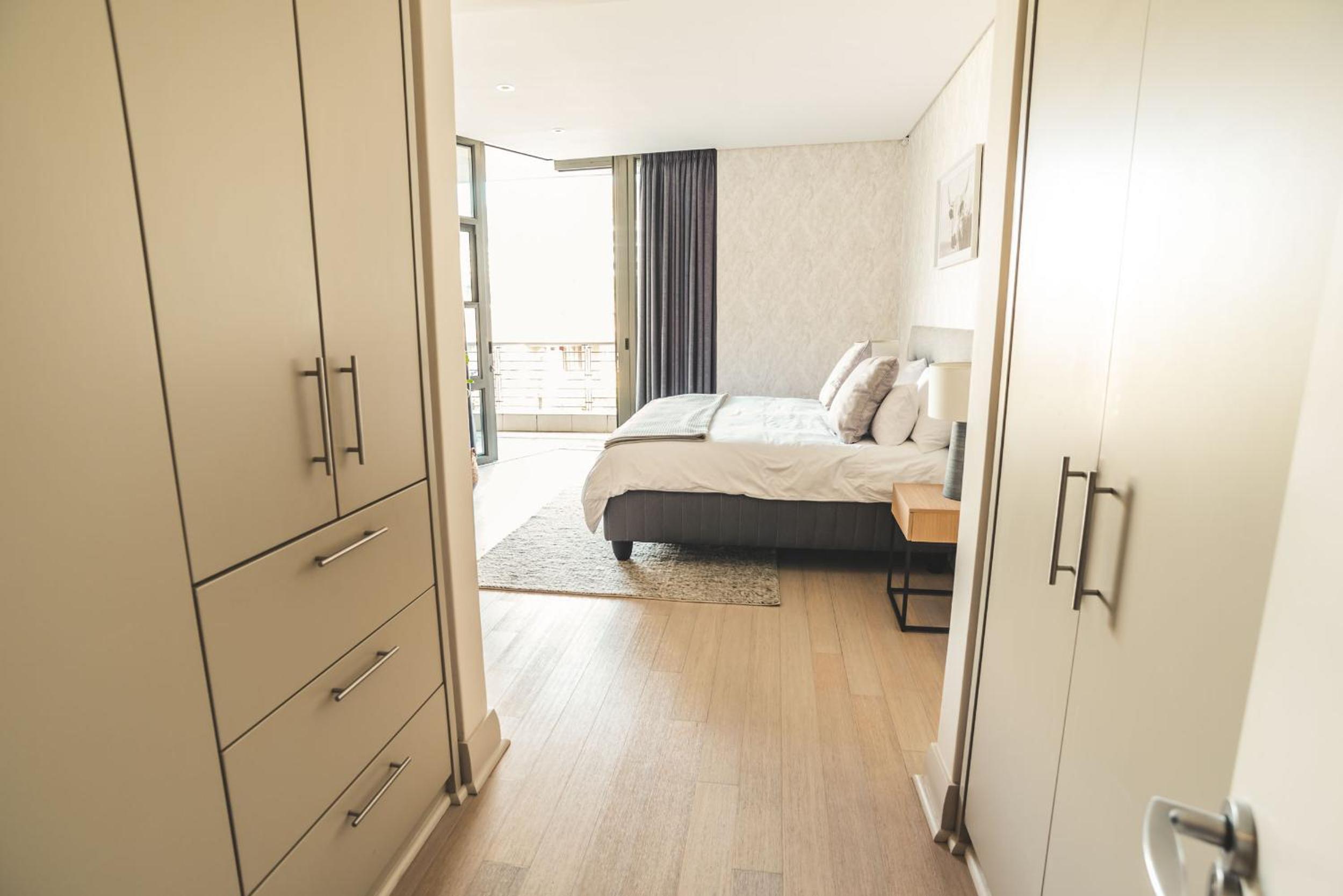Elegant Waterfront Apartment with No Loadshedding