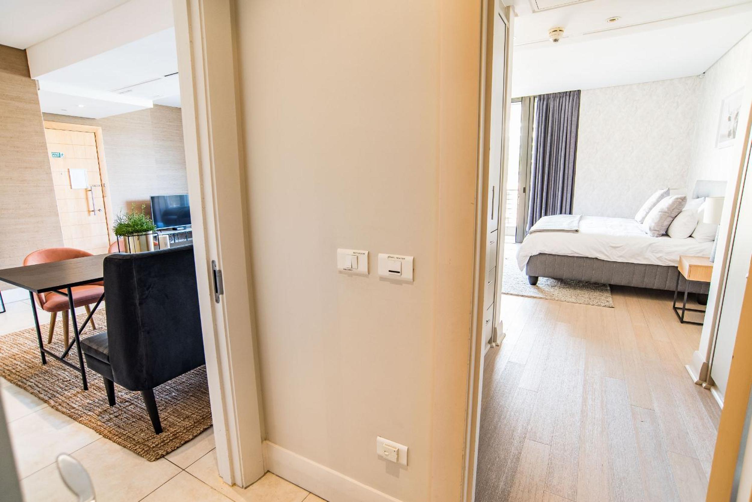 Elegant Waterfront Apartment with No Loadshedding