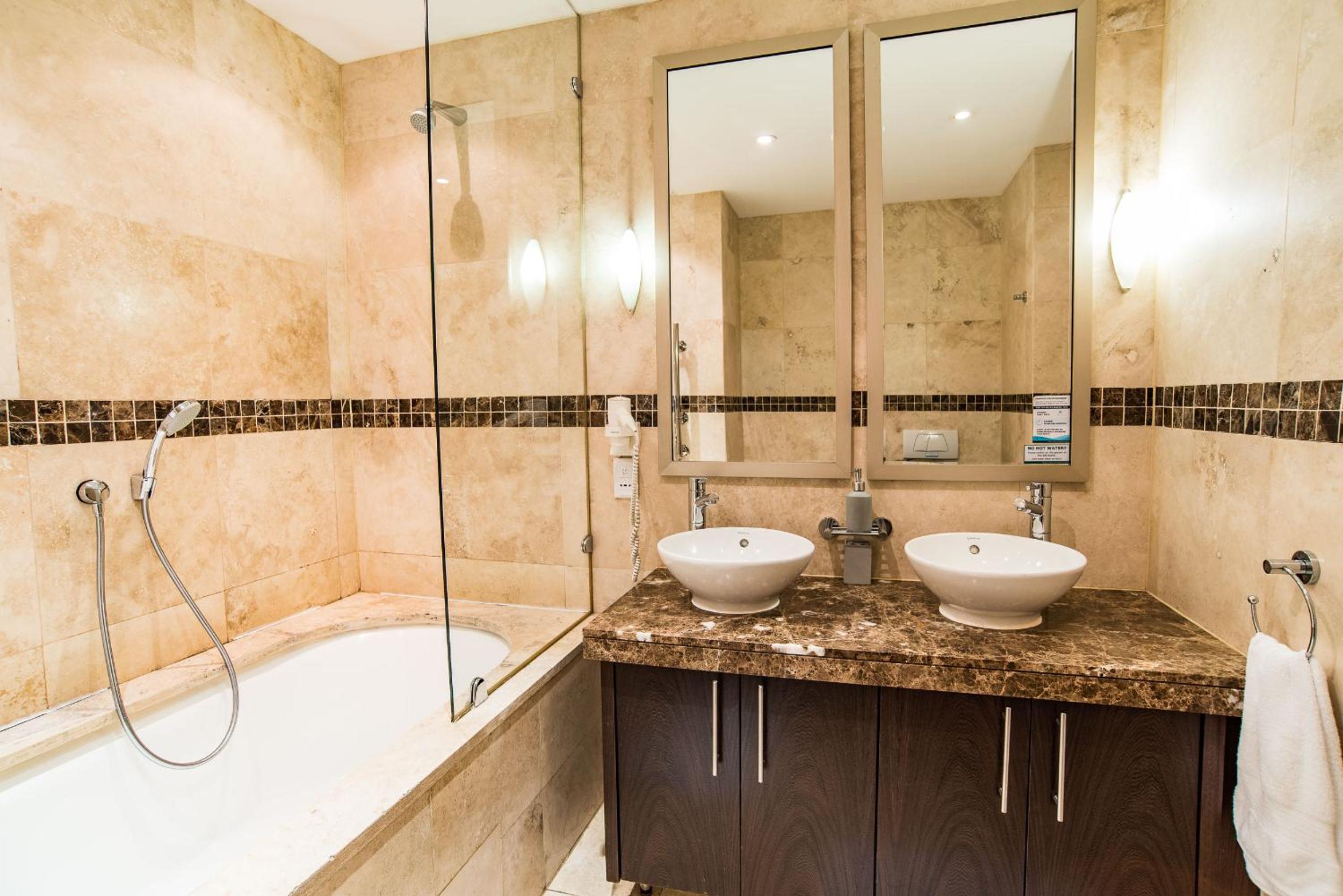 Elegant Waterfront Apartment with No Loadshedding