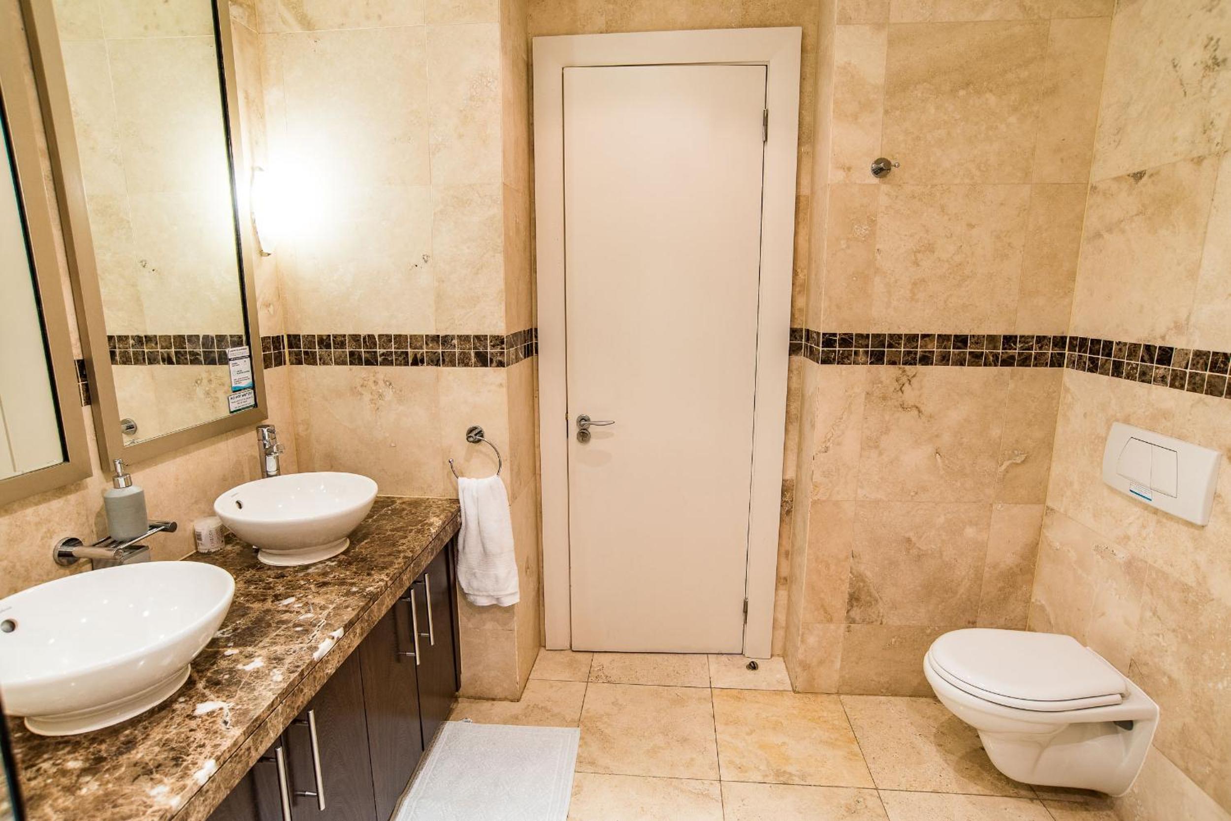 Elegant Waterfront Apartment with No Loadshedding