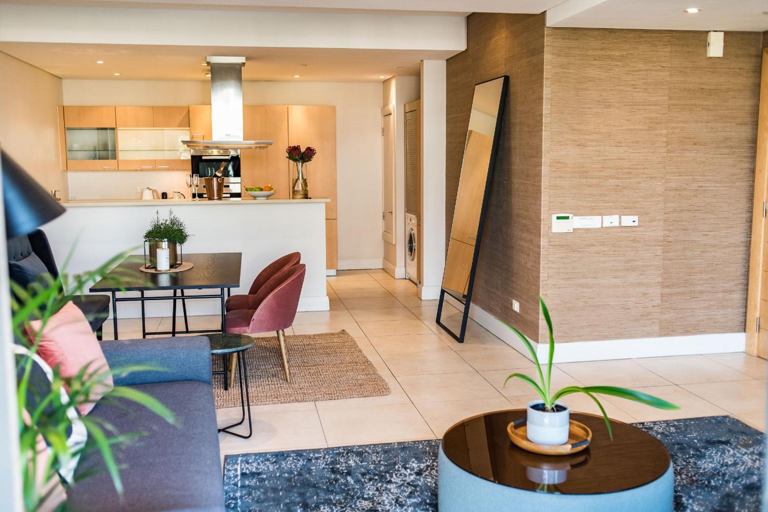 Elegant Waterfront Apartment with No Loadshedding