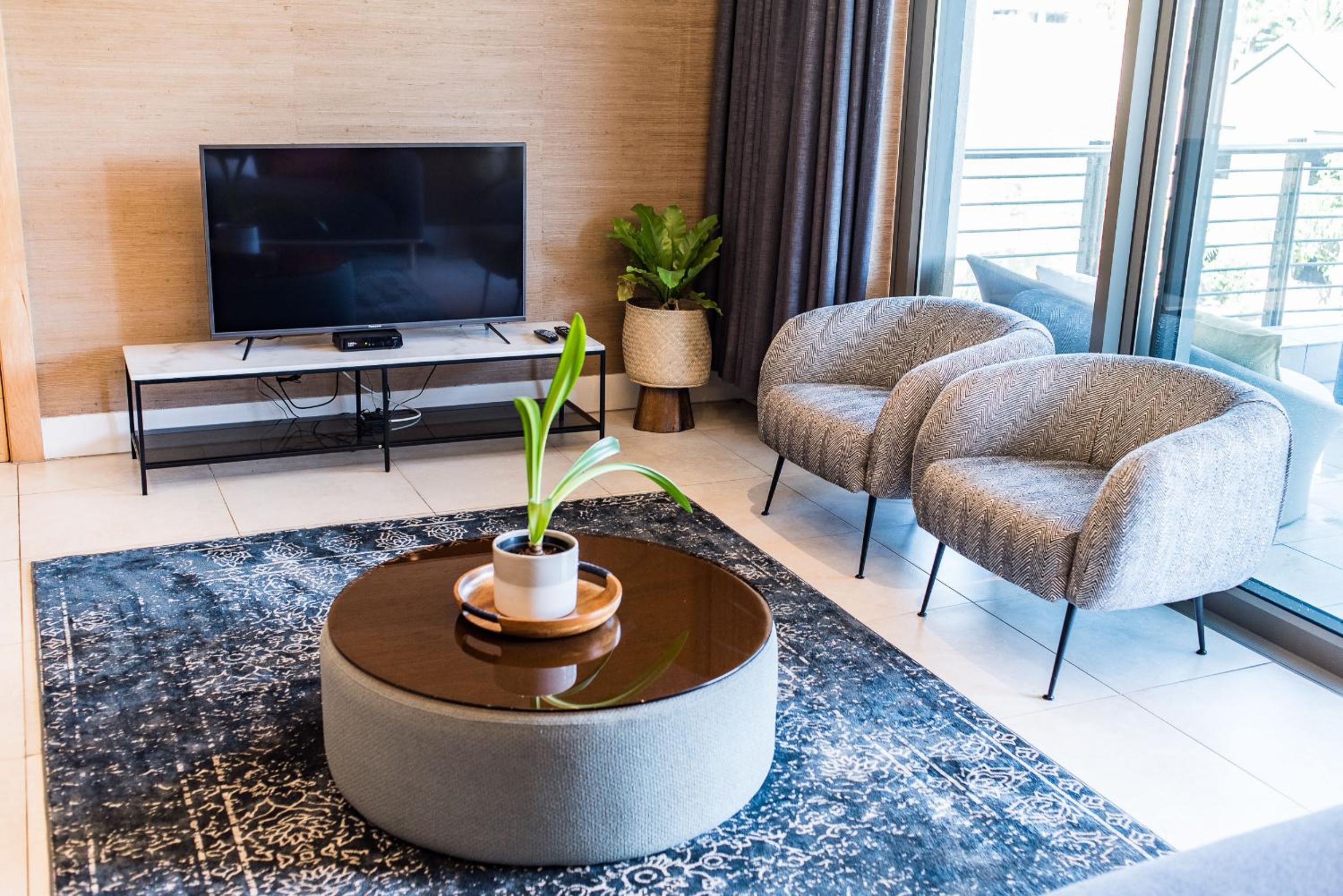 Elegant Waterfront Apartment with No Loadshedding