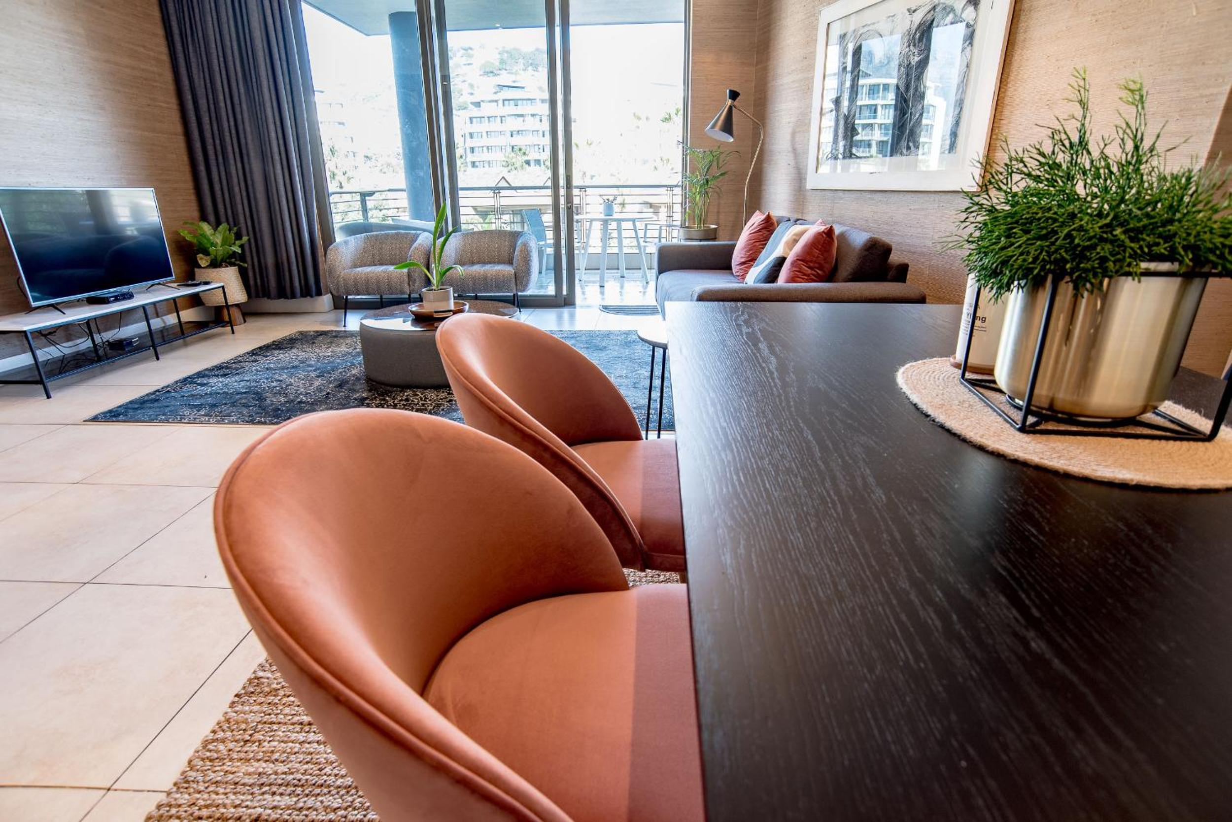 Elegant Waterfront Apartment with No Loadshedding