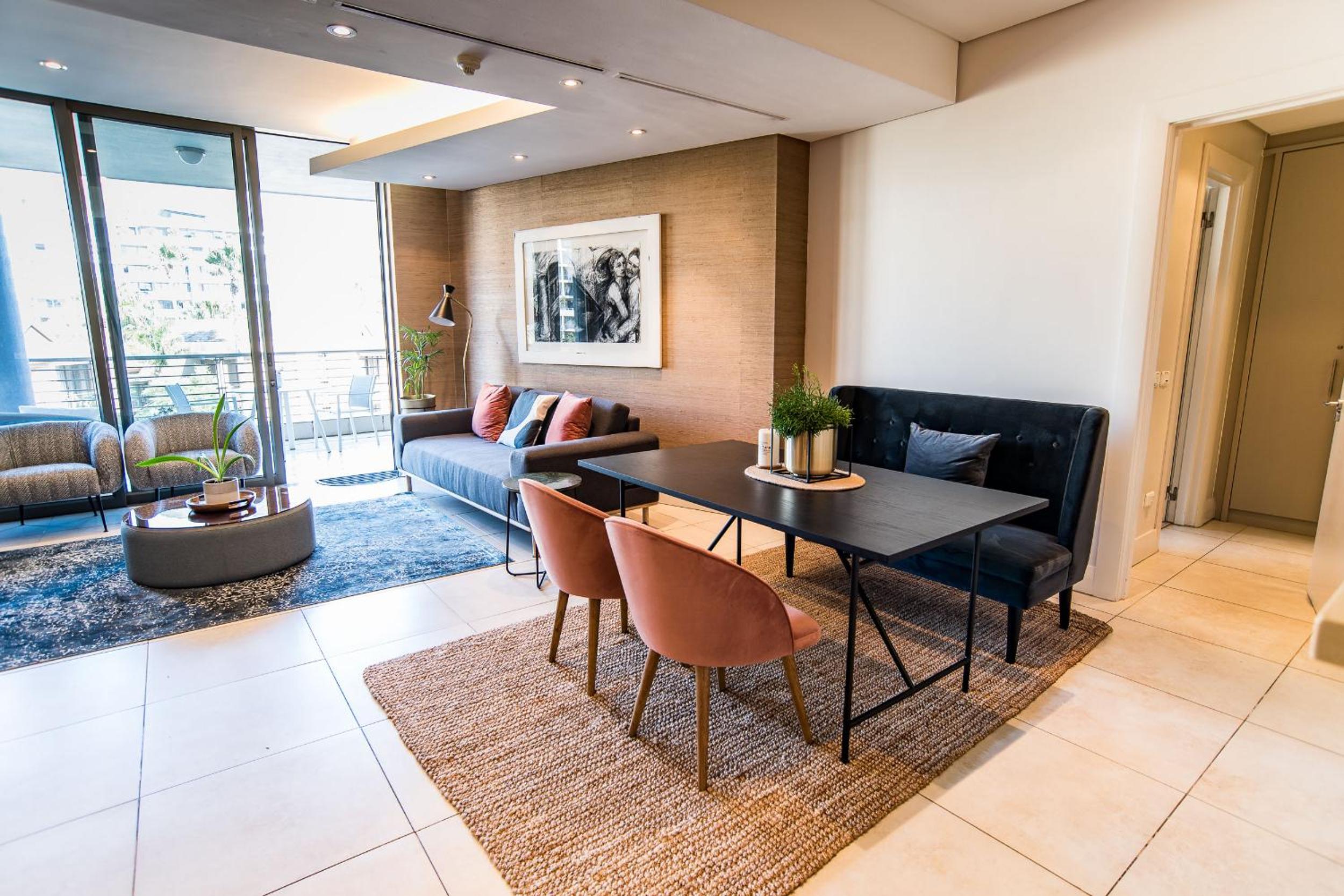 Elegant Waterfront Apartment with No Loadshedding
