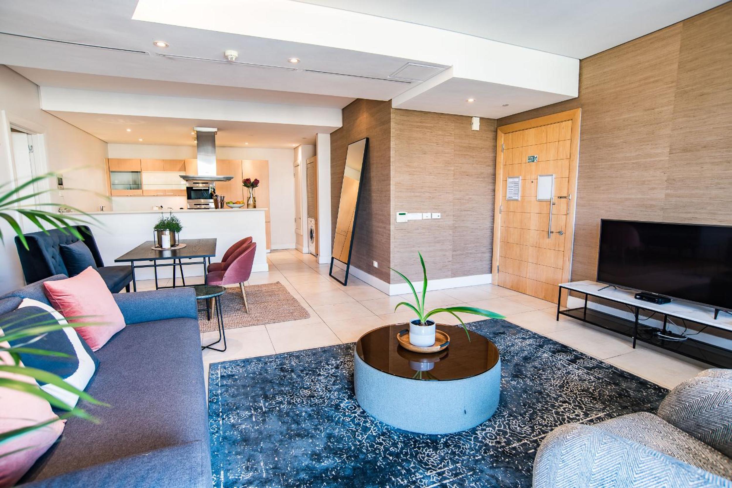 Elegant Waterfront Apartment with No Loadshedding