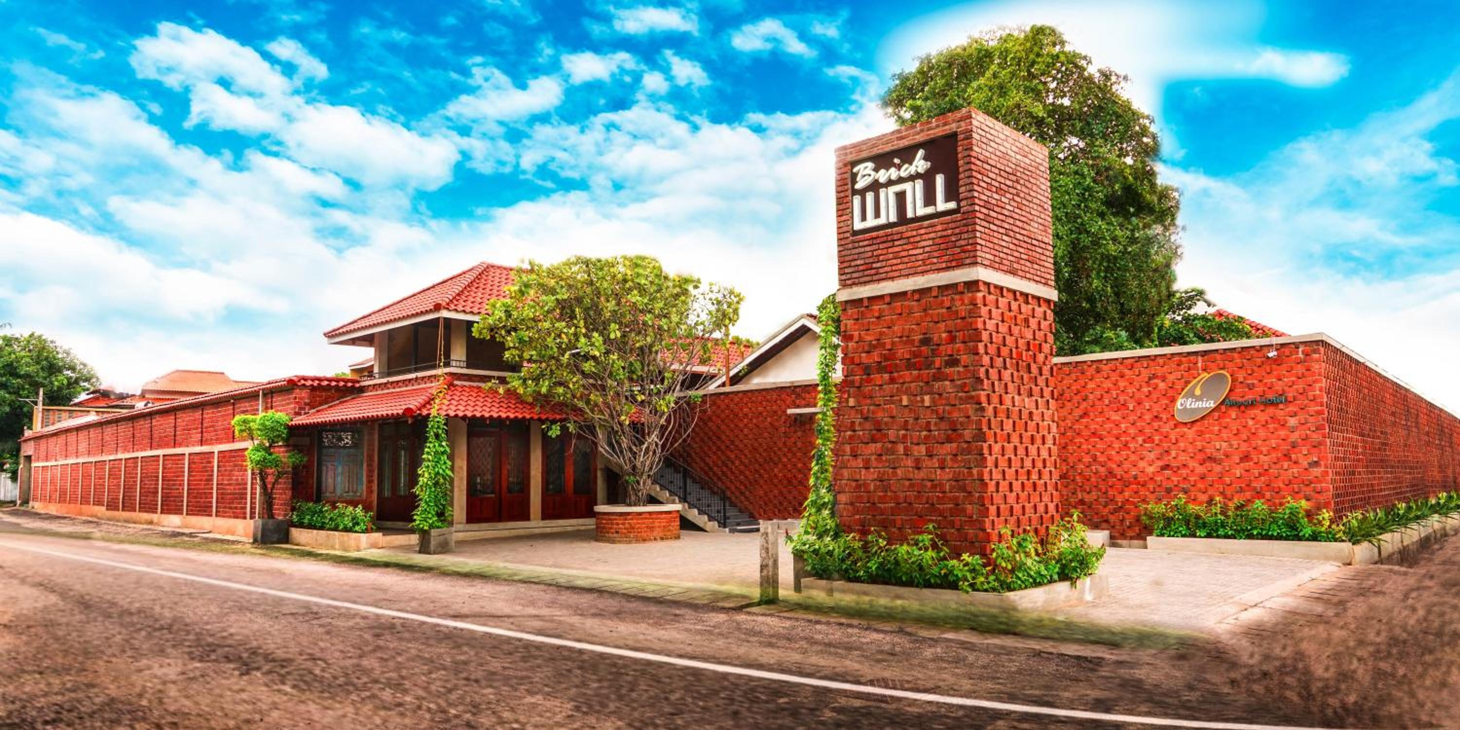 Hotel Olinia Airport Hotel - Image 1