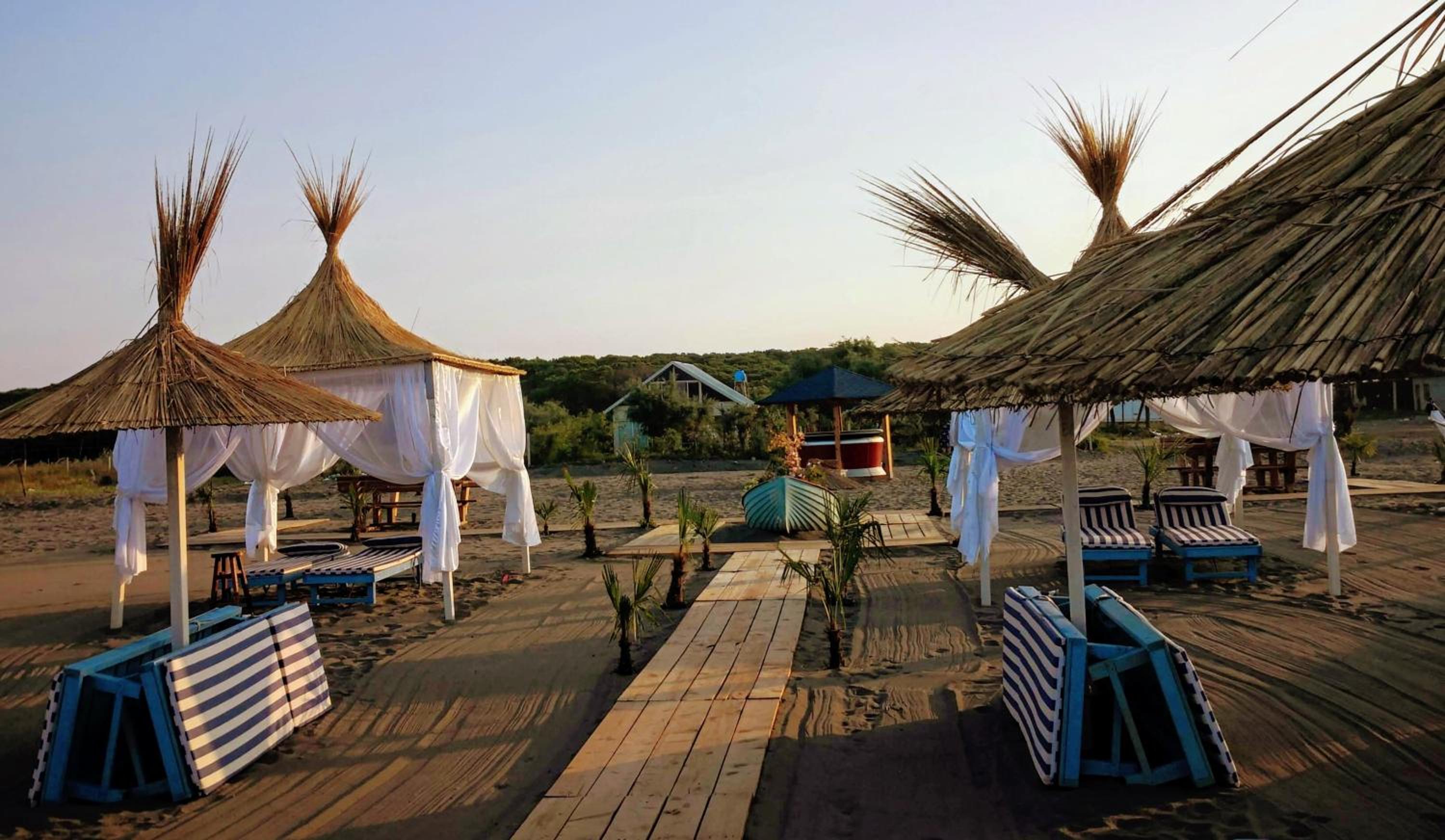 Beachfront, Tirana Guest House