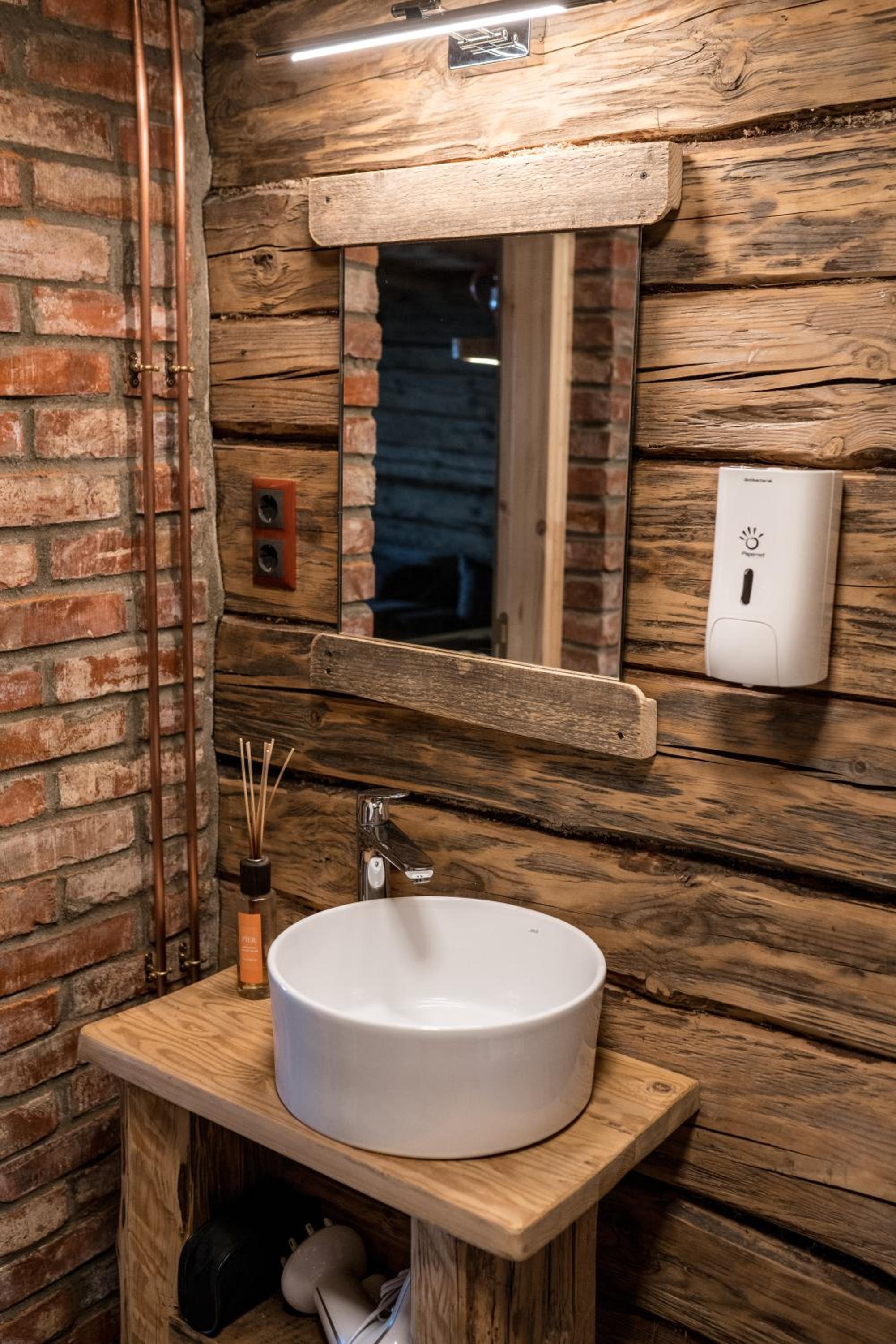 Photo 93