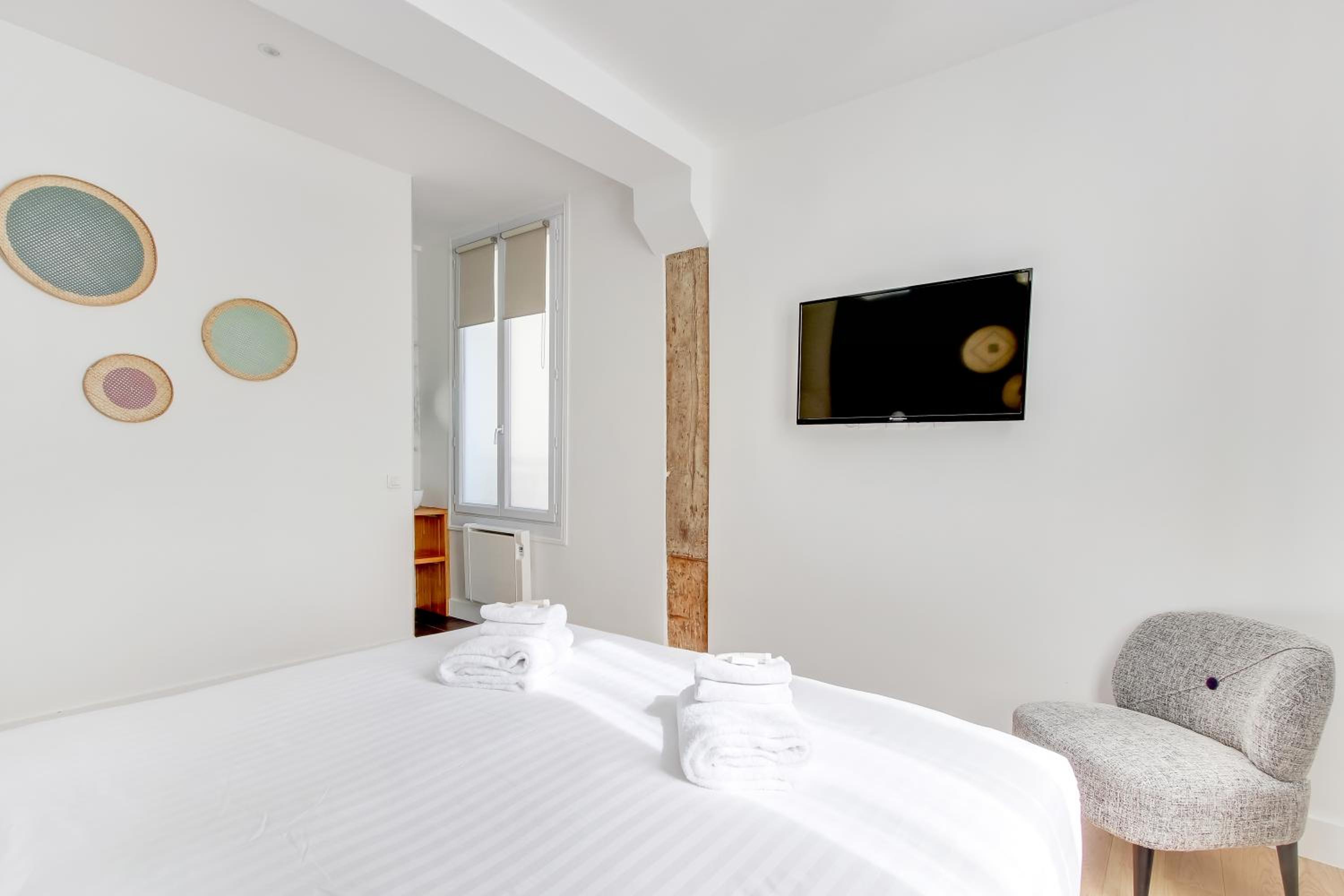 Pick A Flat's Apartment in Le Marais - Rue Saint Apoline