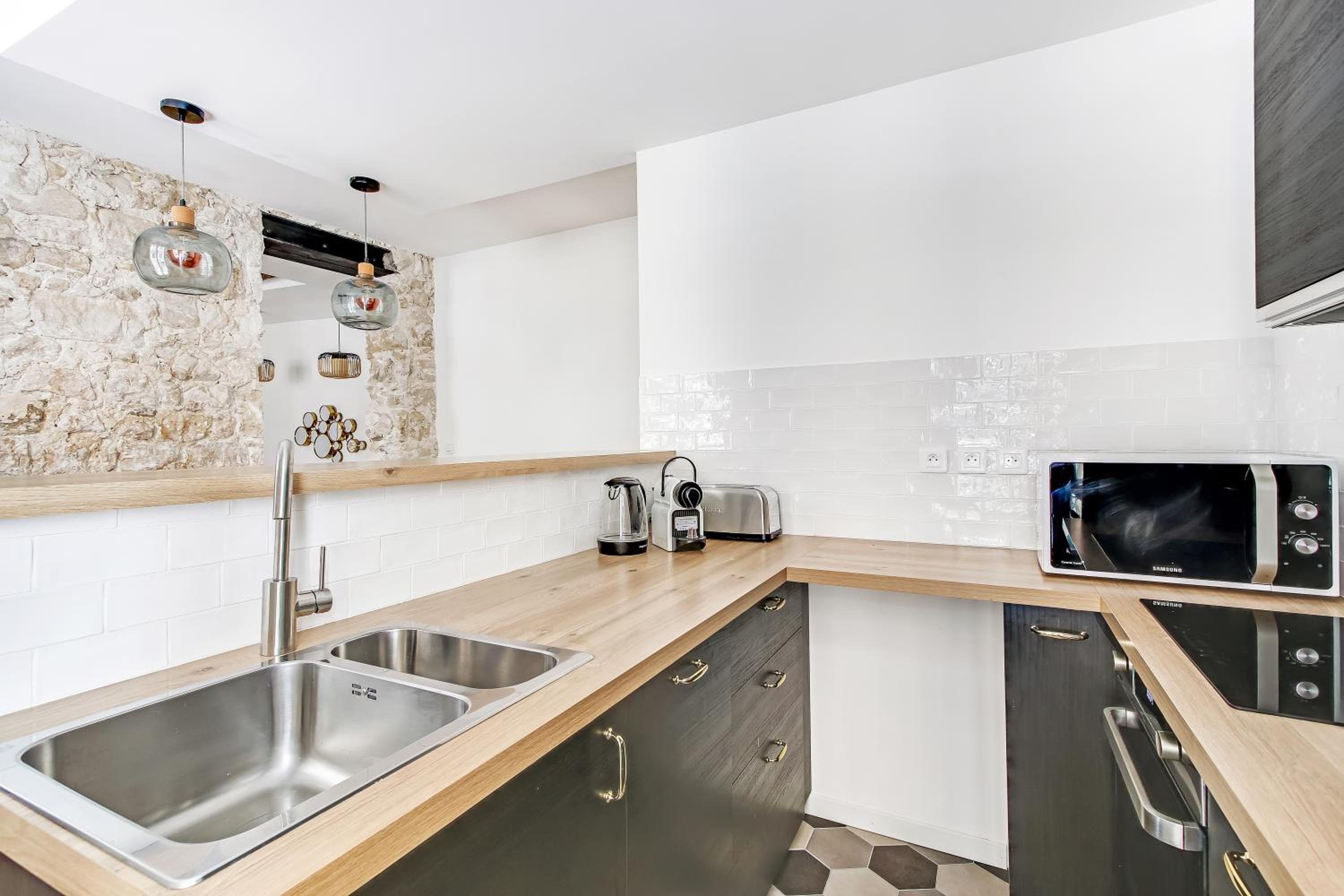 Pick A Flat's Apartment in Le Marais - Rue Saint Apoline