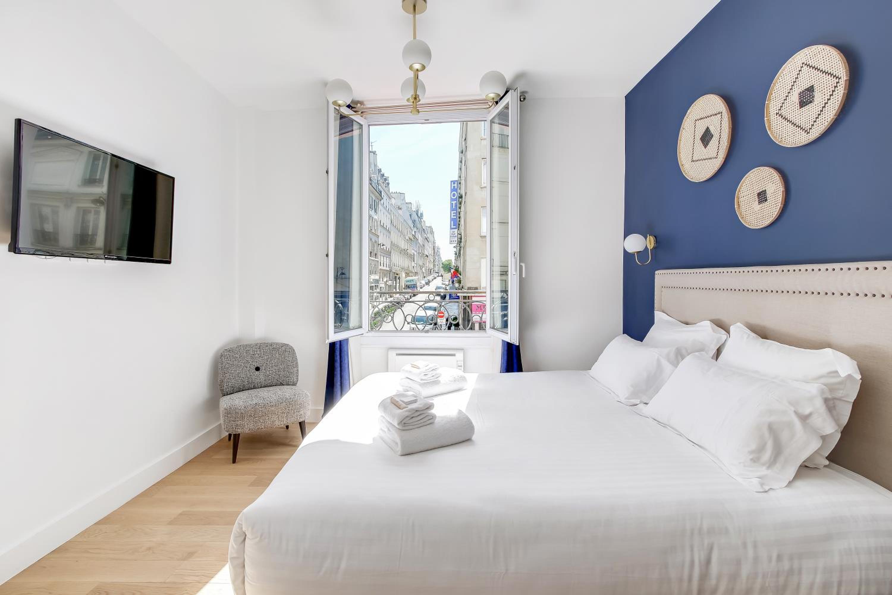 Pick A Flat's Apartment in Le Marais - Rue Saint Apoline