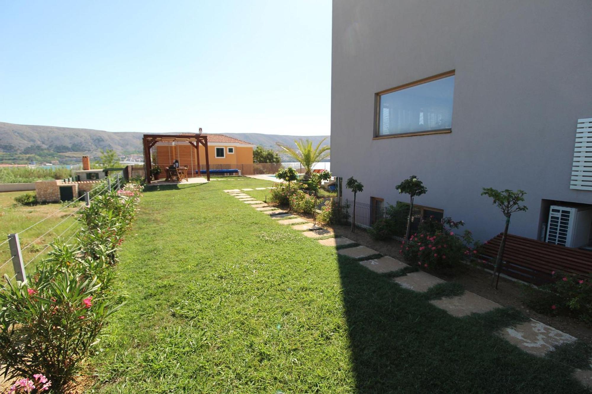 Vila Nainer view 5