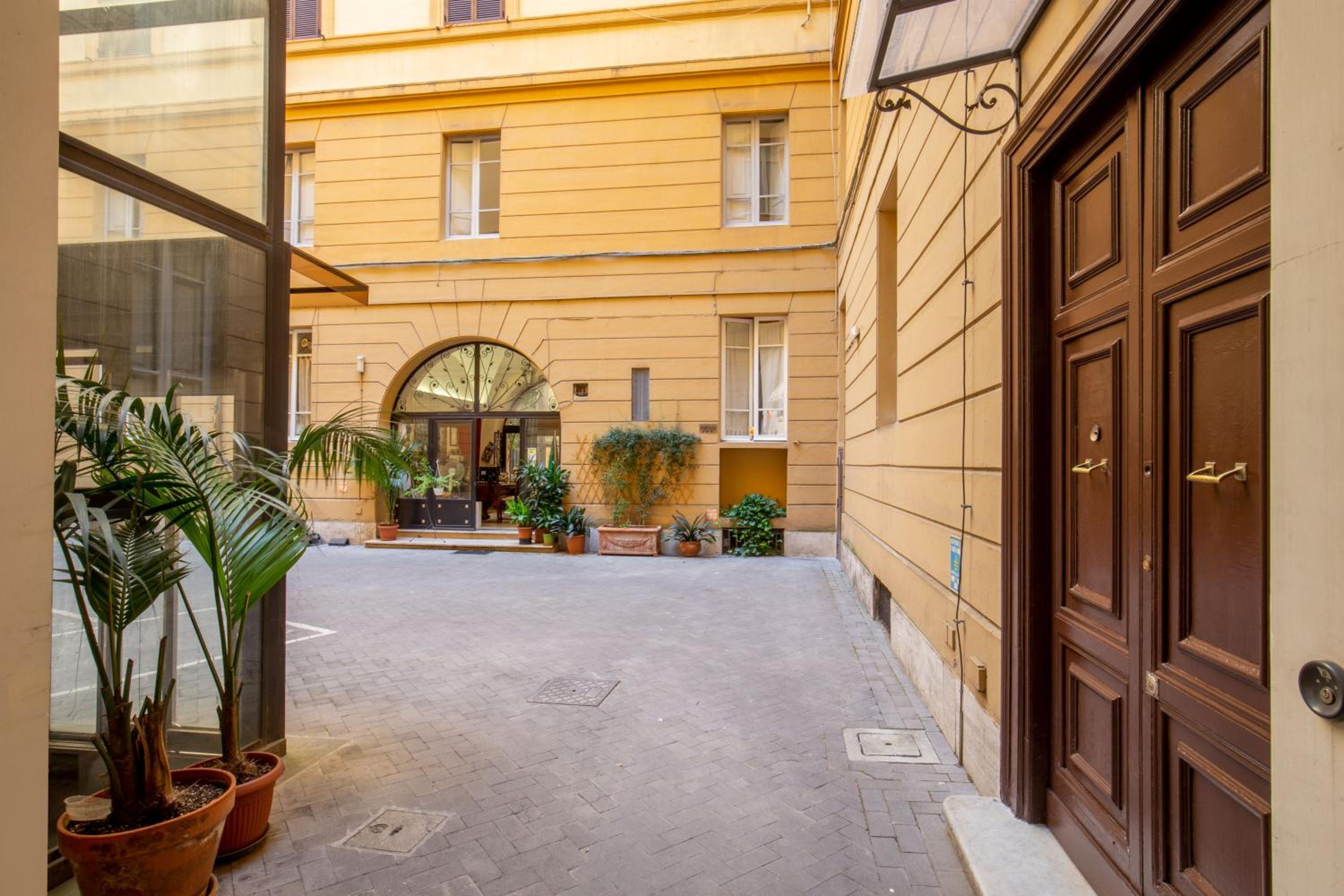 The Shell Rome Suite