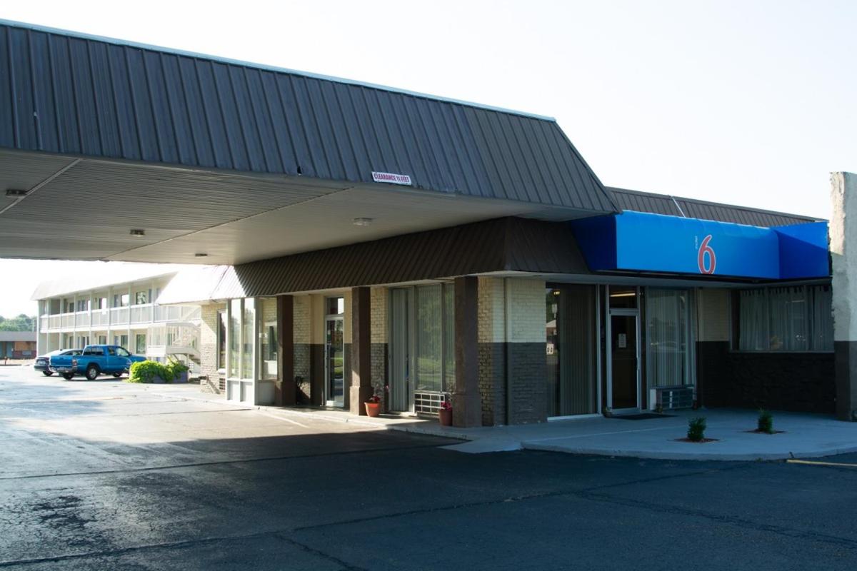 Motel 6-Brinkley, AR