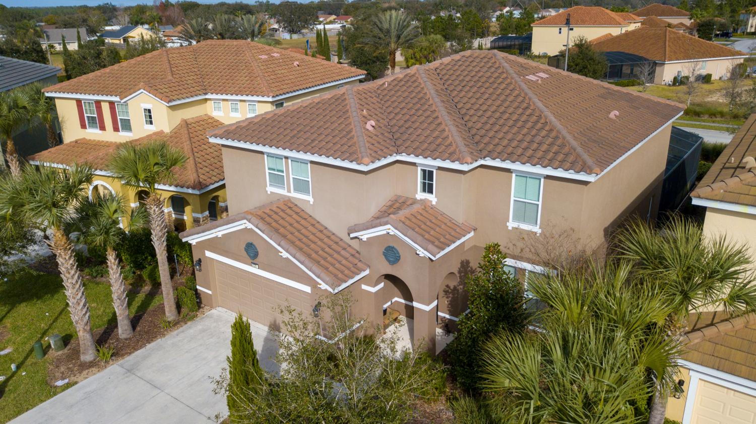 Lovely home 15 min to Disney at Solterra Resort view 2