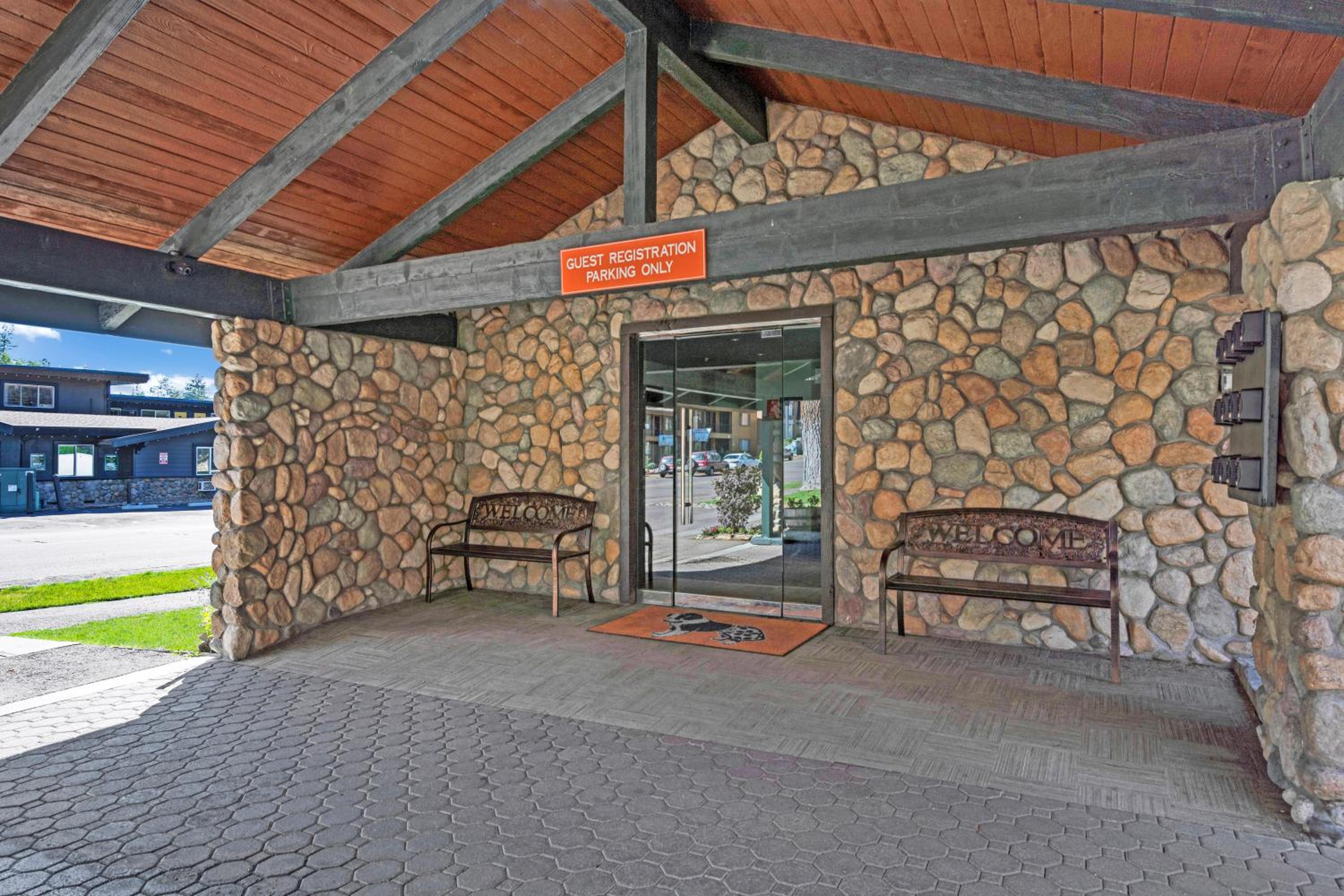 Lake Tahoe Vacations - 3 Peaks Resort Beach Club - Property Image 15