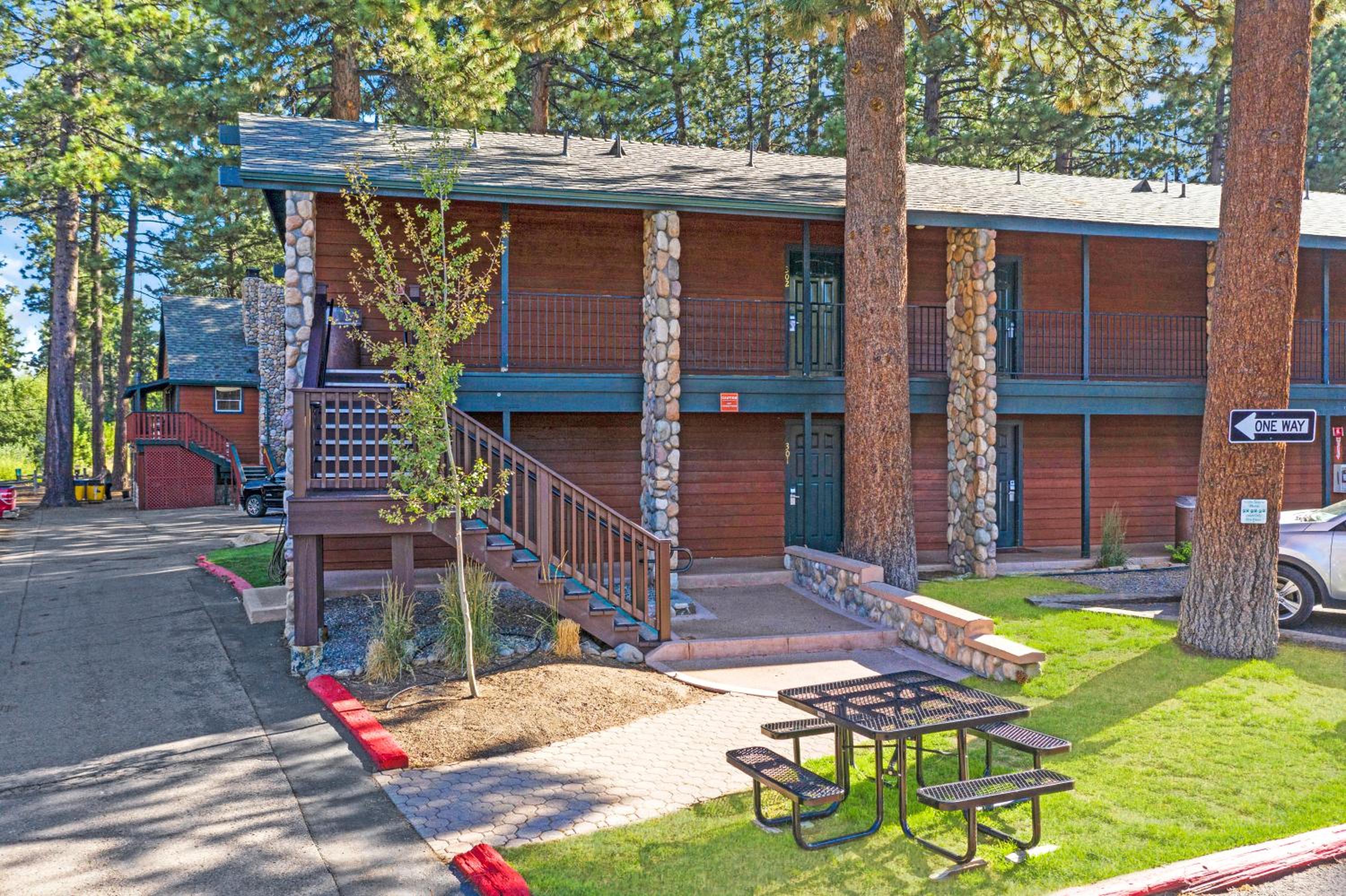 Lake Tahoe Vacations - 3 Peaks Resort Beach Club - Property Image 16