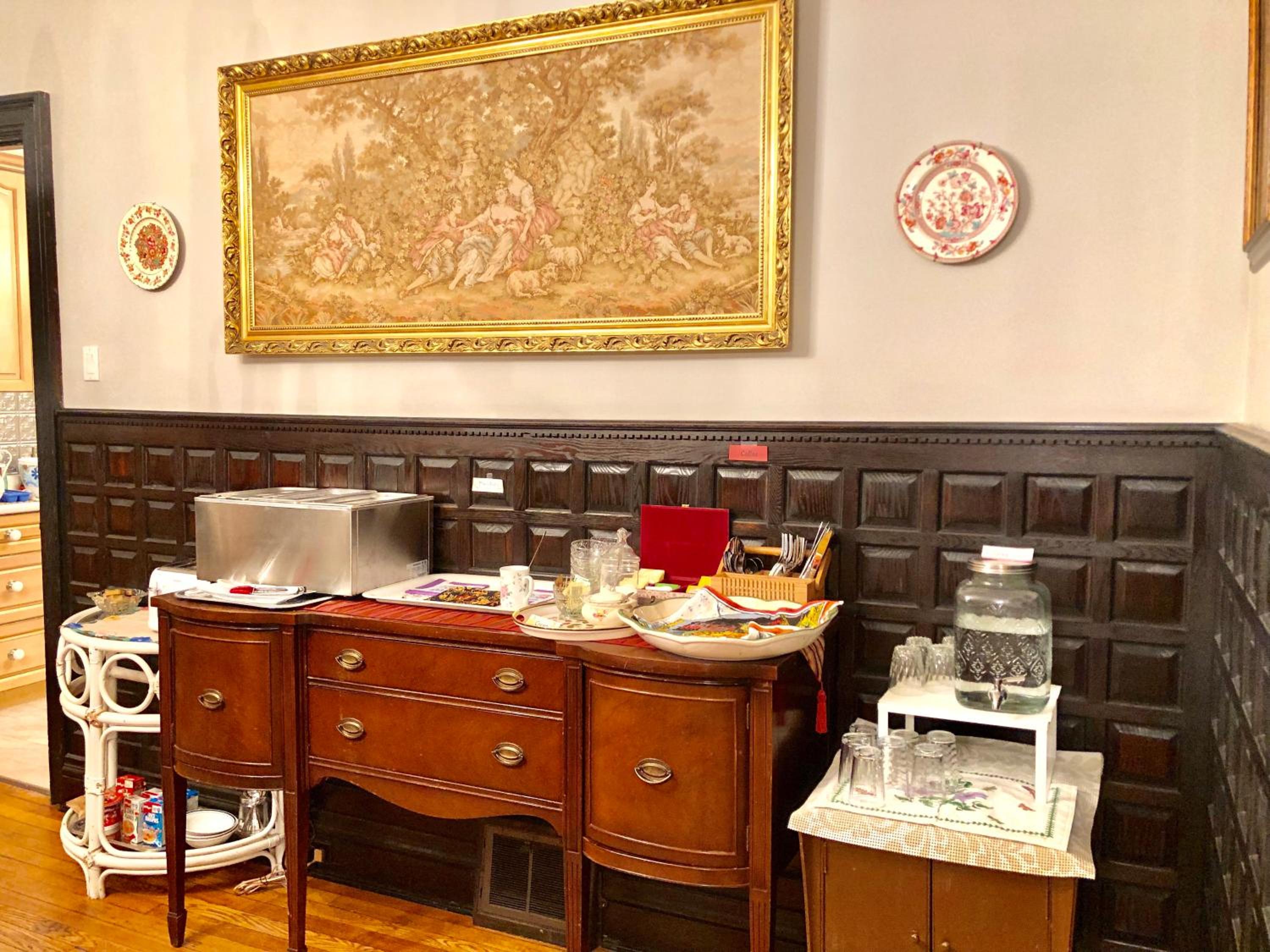 Redwood Bed and Breakfast - Image 2