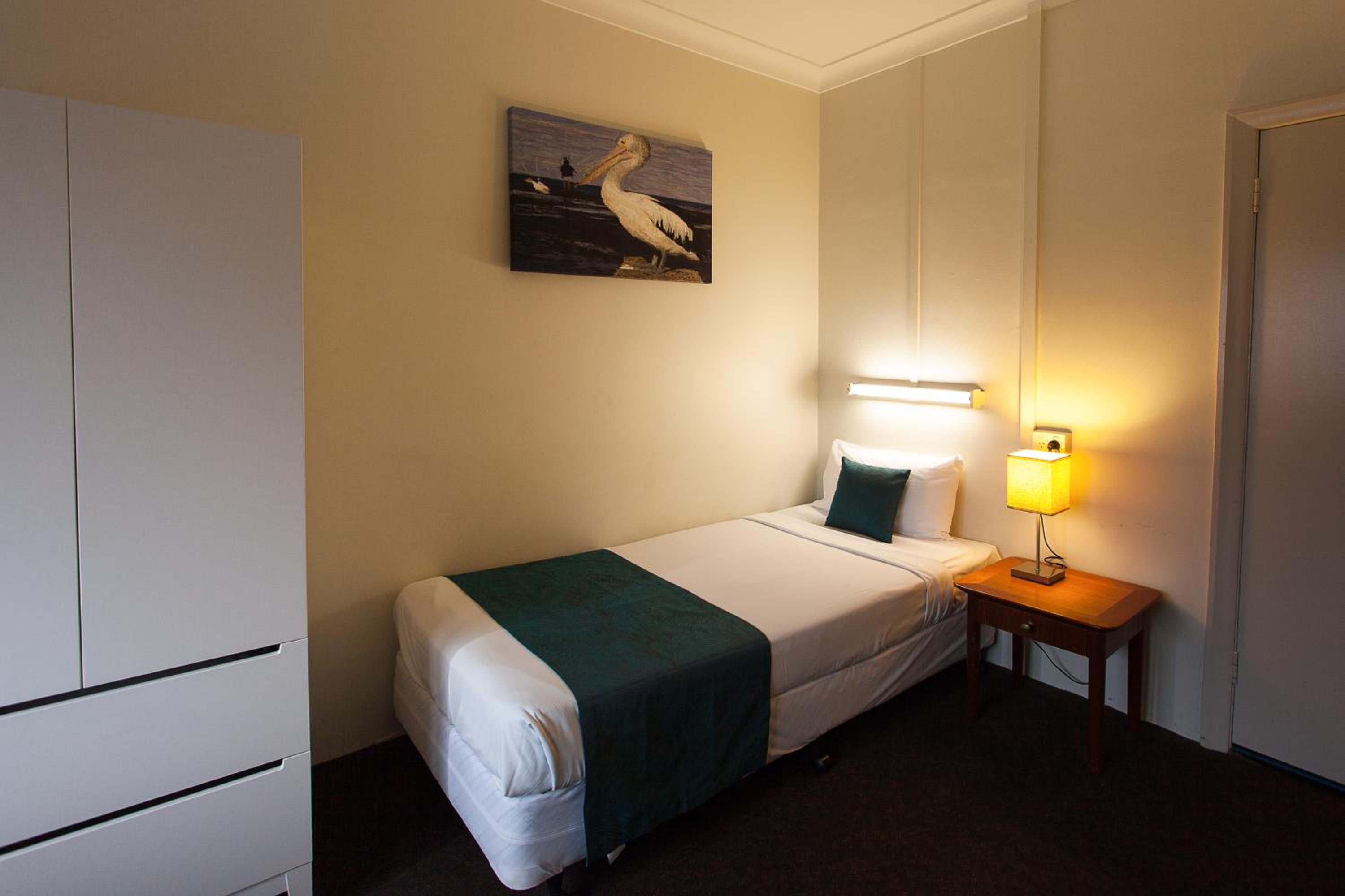 Brisbane Vacations - Manly Hotel - Property Image 2