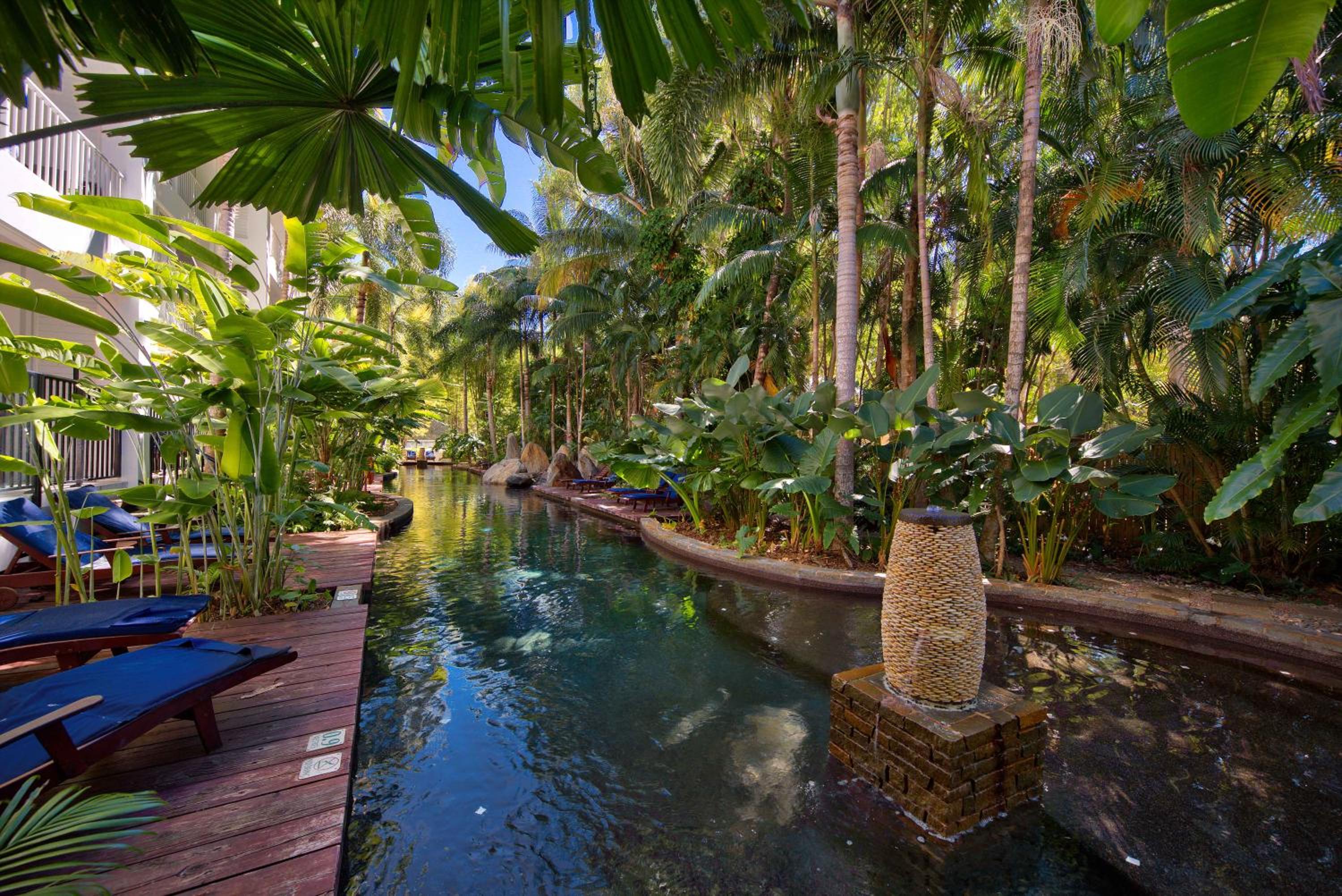 Elysium Private Accommodation at Beach Club & Spa