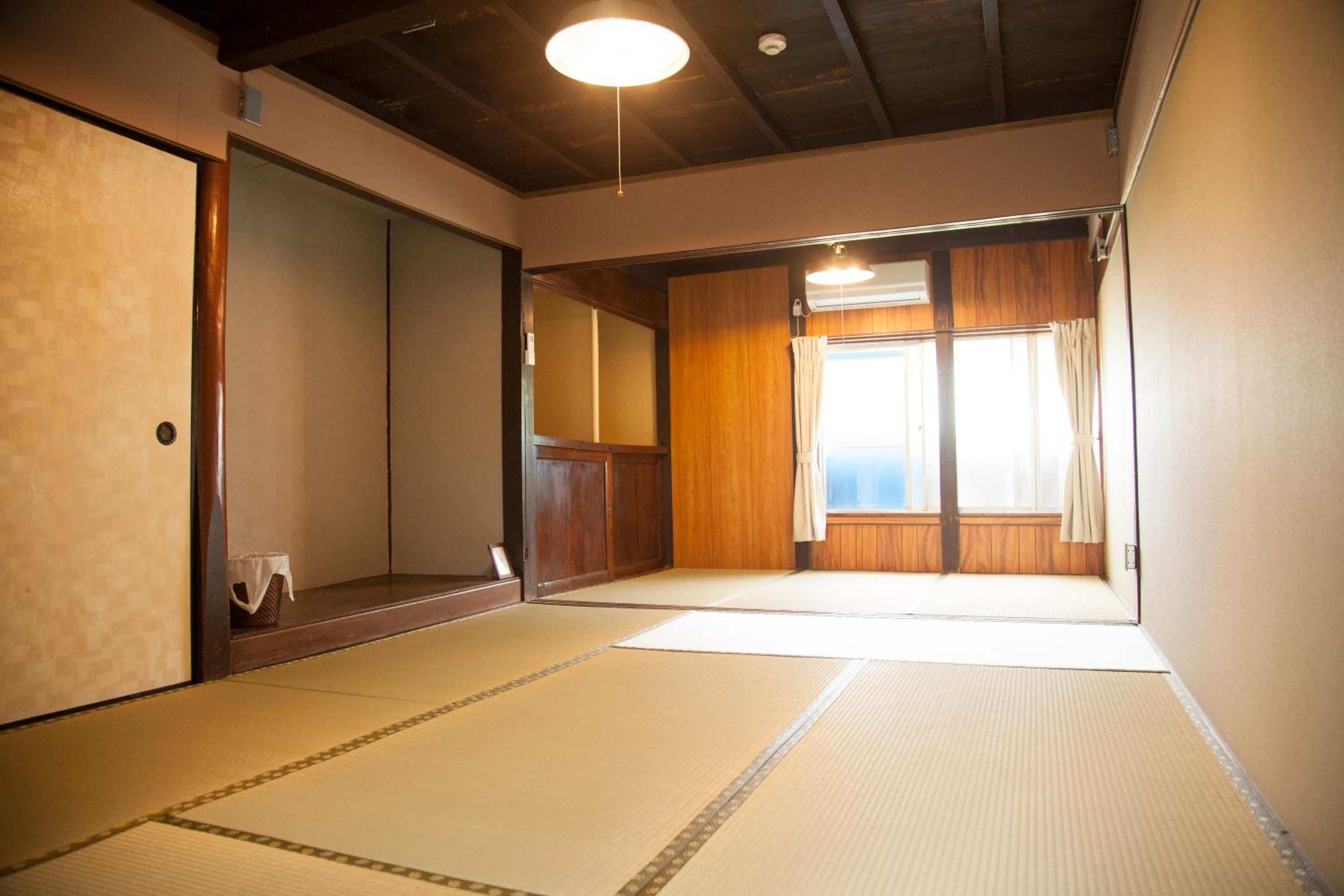 Guest House tokonoma view 5