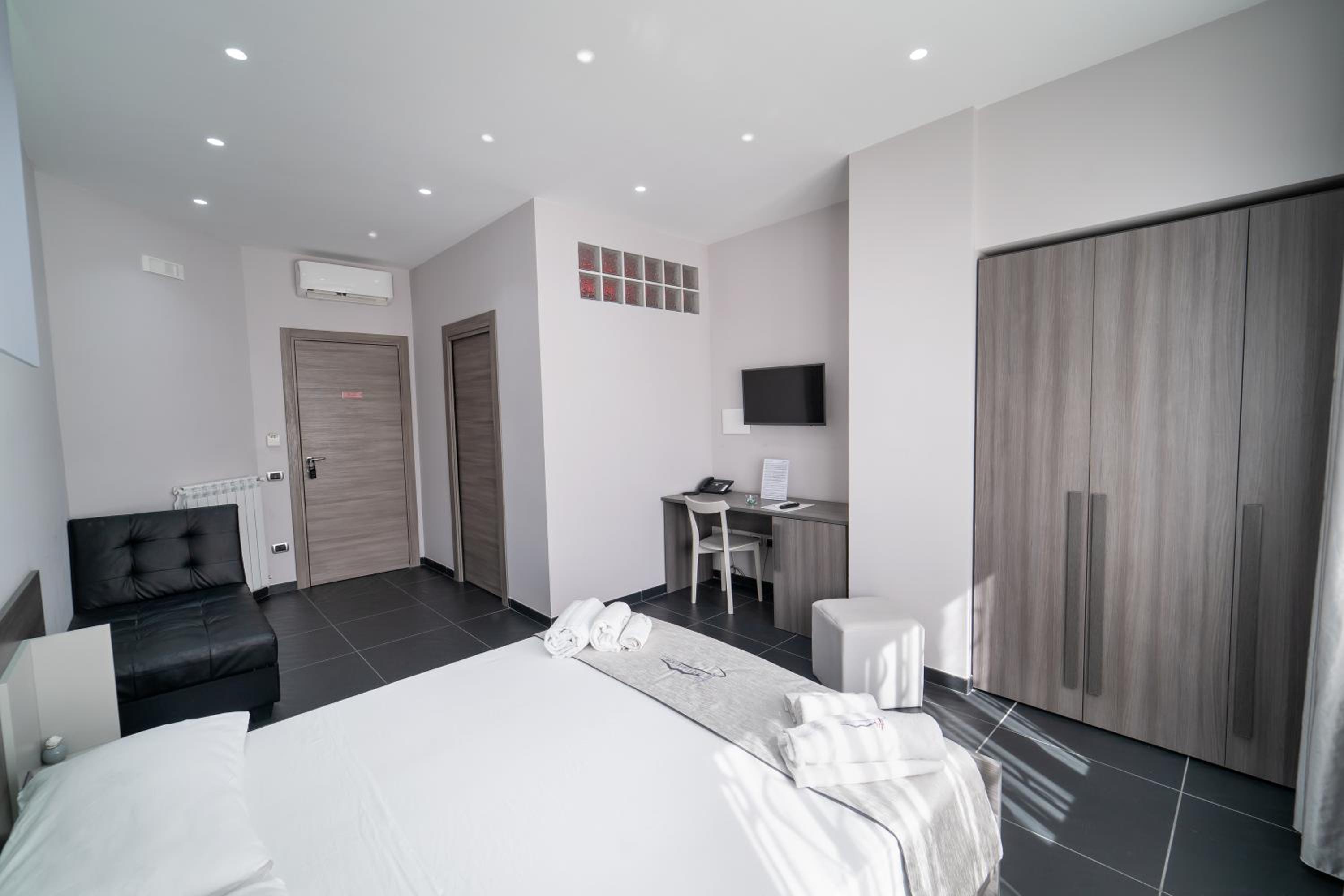 Al Campanile H Napoli Centro, by ClaPa Group Dislocated Hospitality