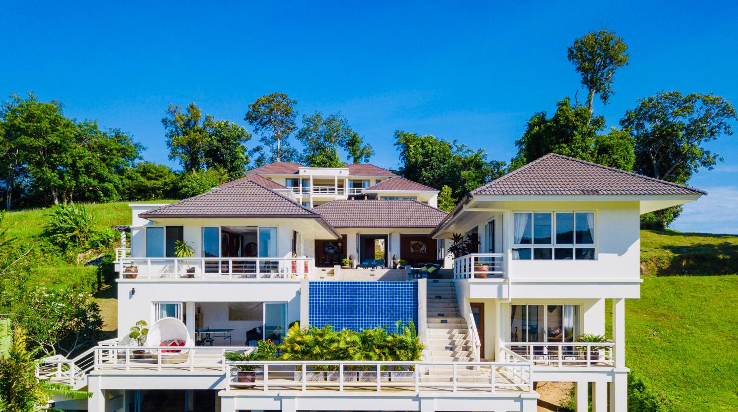 Hotel D-lux Amazing 5 Bed Sea View Villa