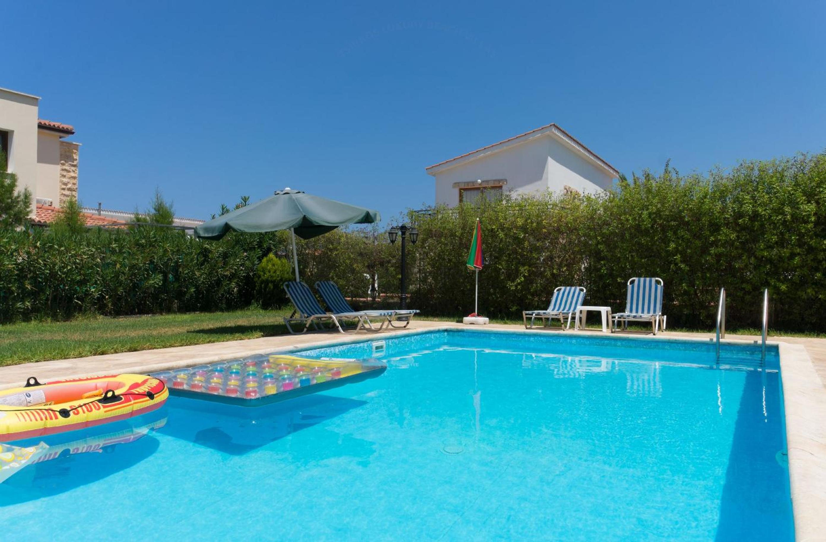 Villa Tsikkos Dio view 3