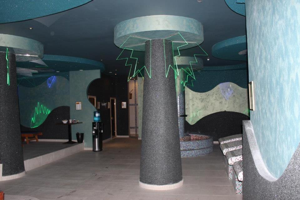 Photo 12