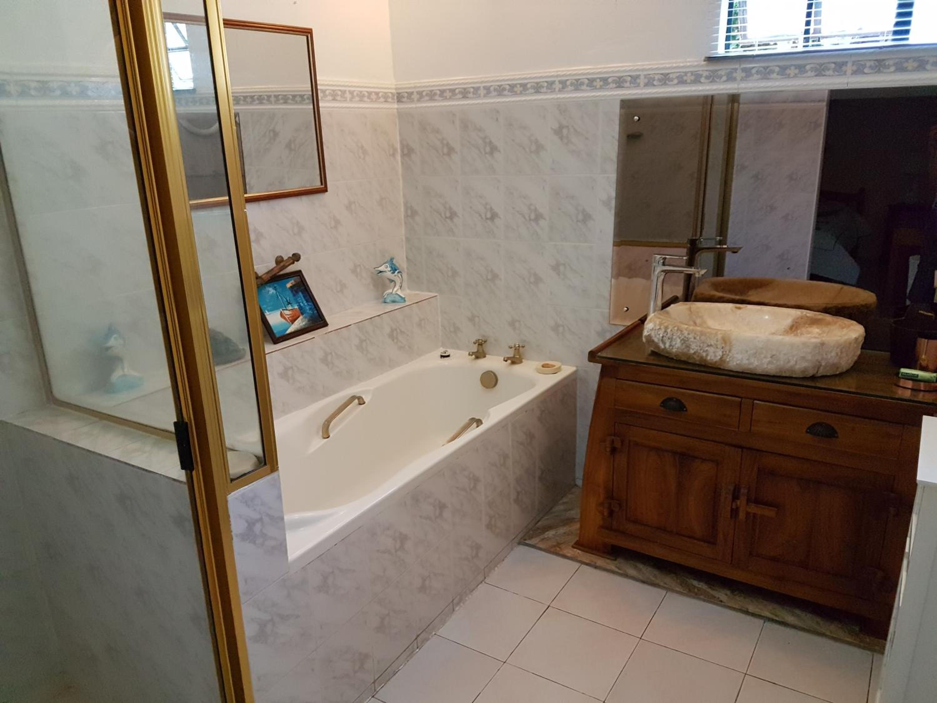 Villa Tourelle of Paradise with Private Heated Pool may-Aug