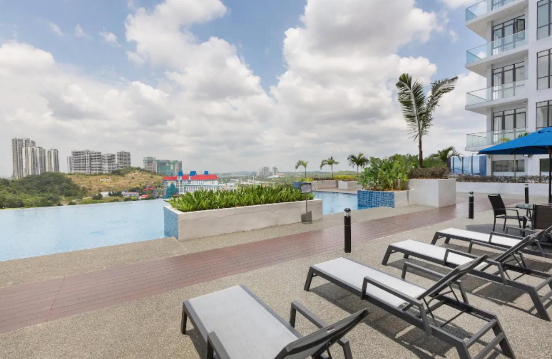 D'Pristine Legoland Apartment
