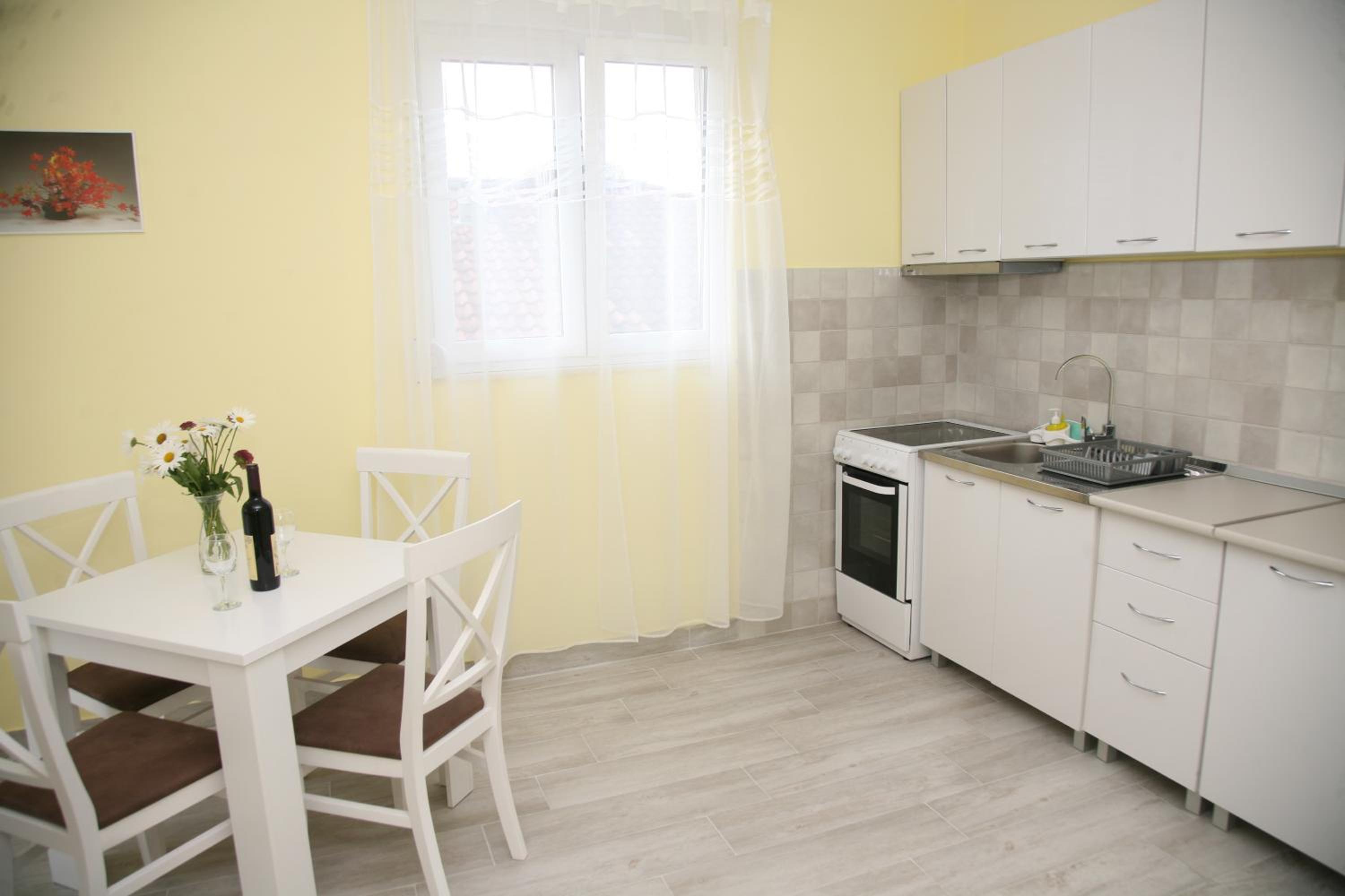 Apartments Mira