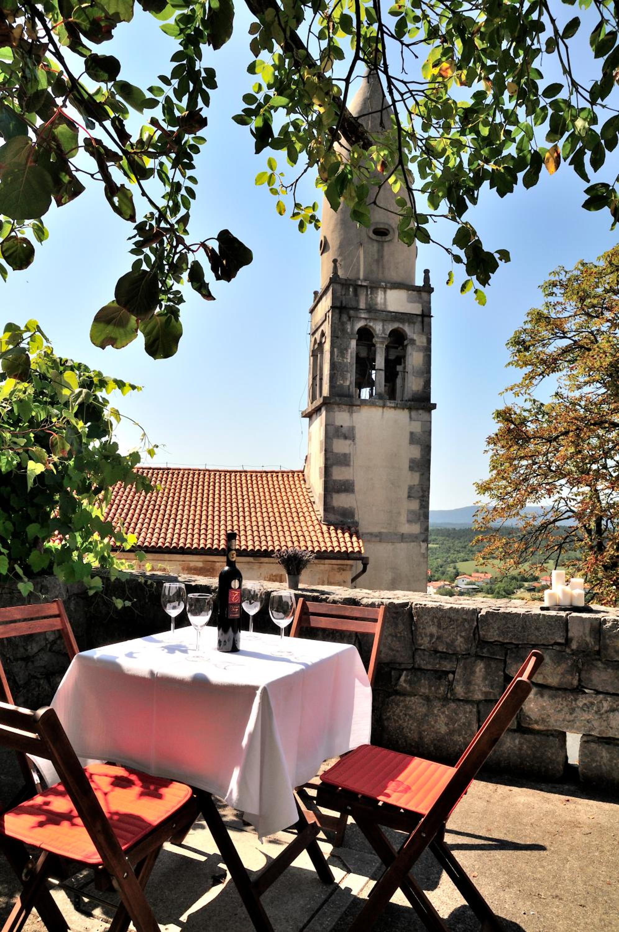 Blackbird House Štanjel Historic Center view 3