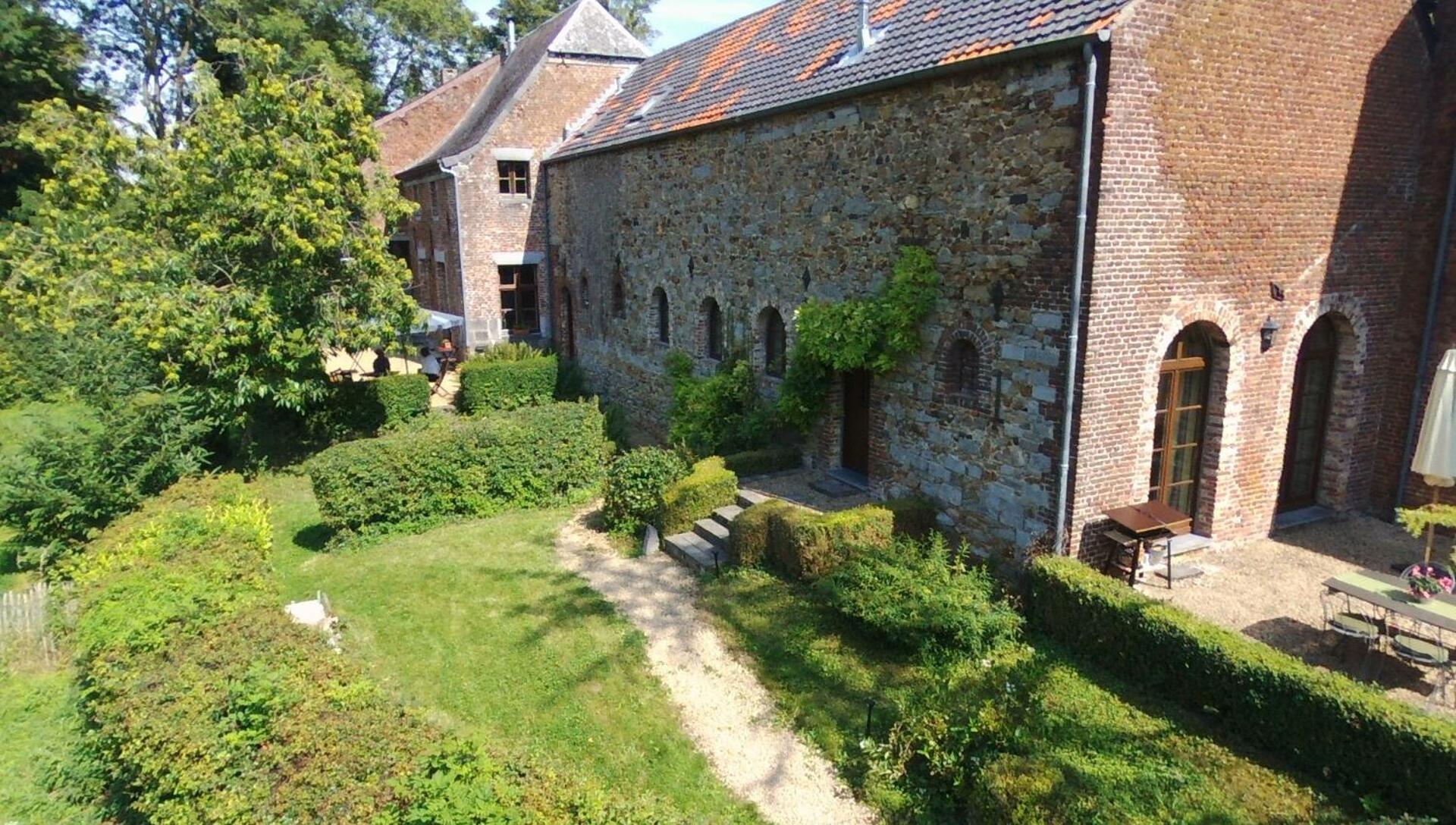 Hotel Gîte de la Ferme de Seron - gîte de charme à la campagne - Image 1