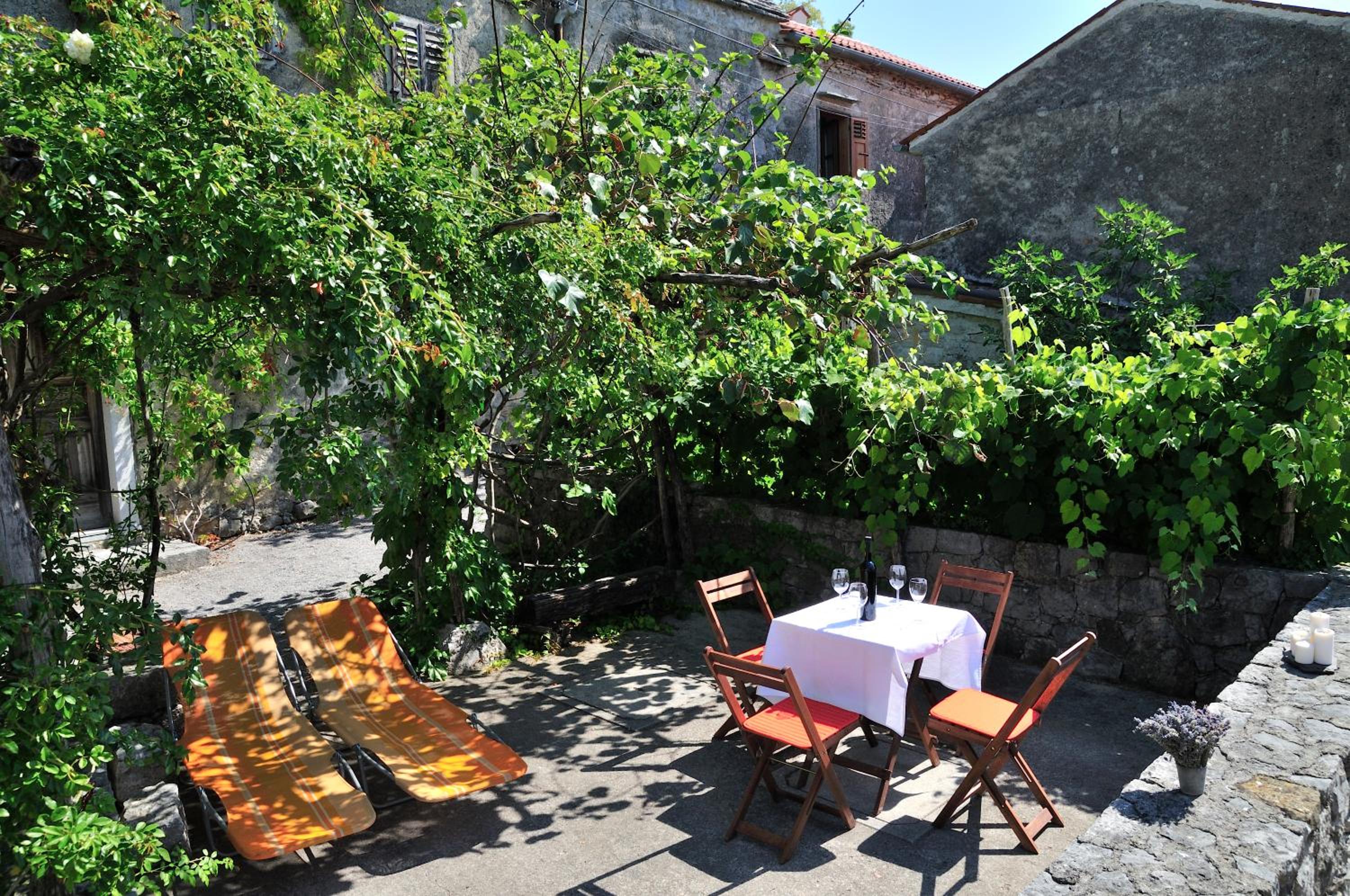 Blackbird House Štanjel Historic Center view 2