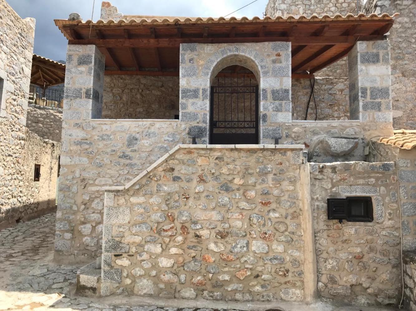 Stonehouse in Mani Penisula view 3