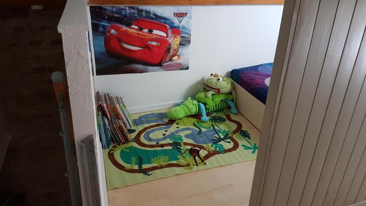 Photo 33