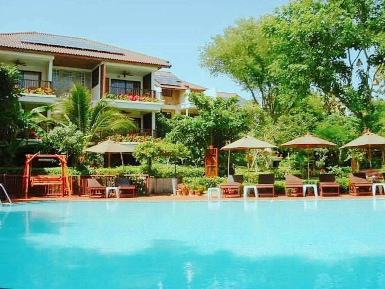 Birds and Bees Resort