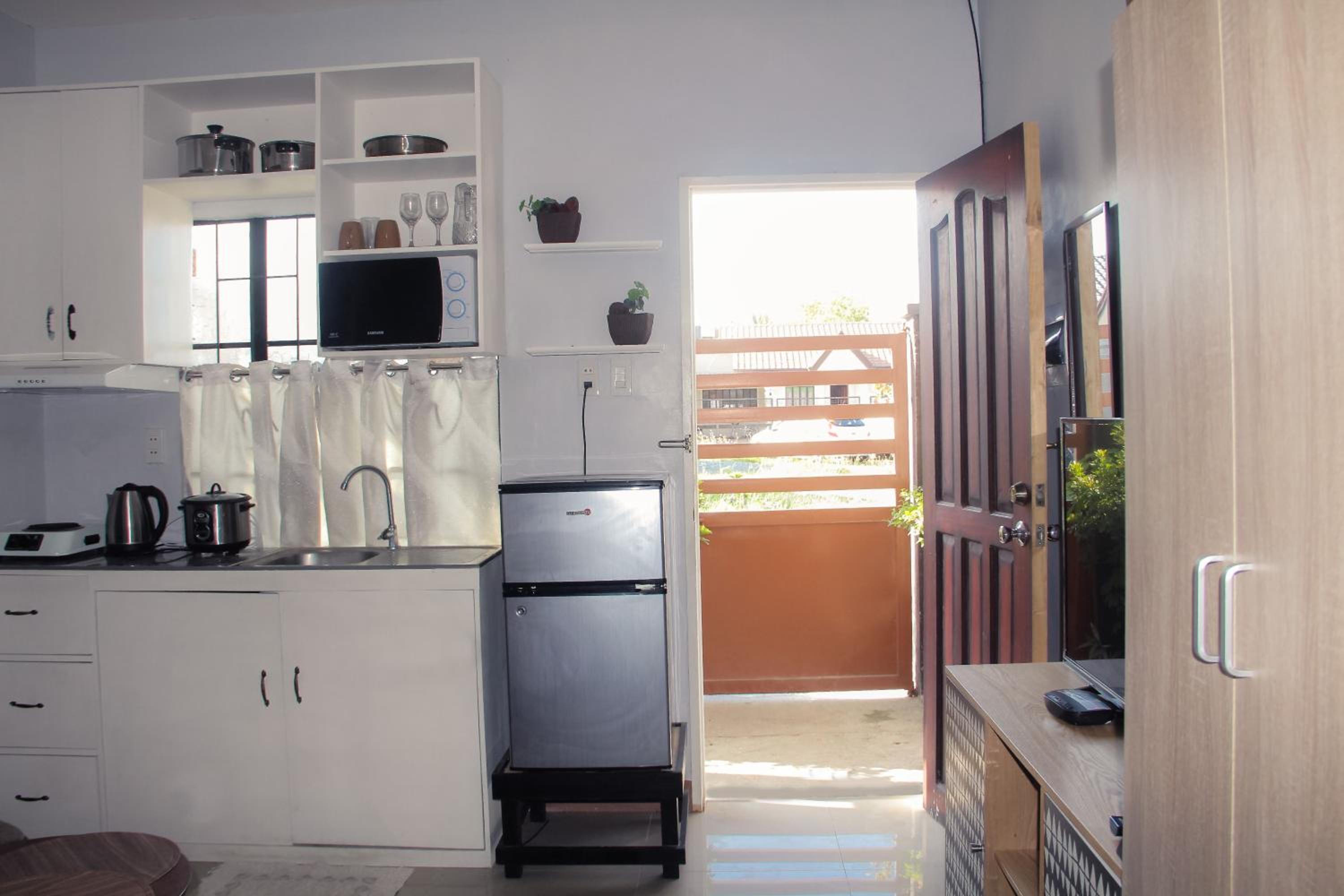 Apartment near Malls view 5