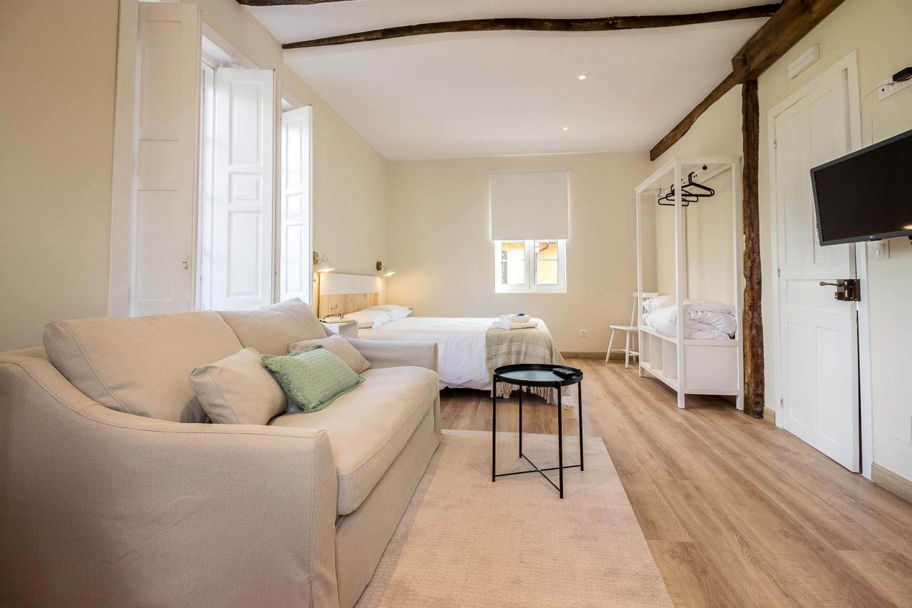 Hostal Lierganes Fluviarium Rooms view 2