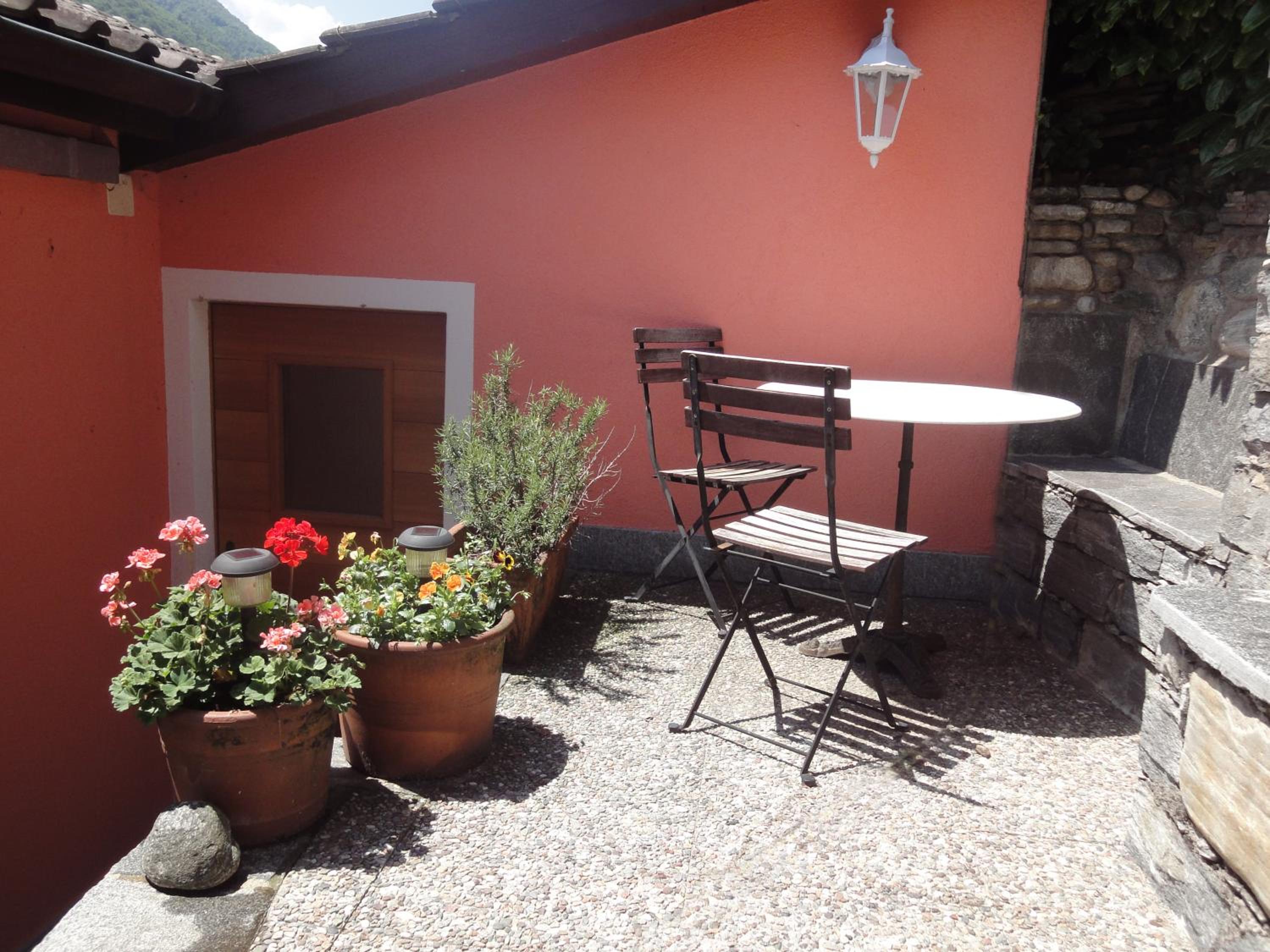Casa Aries & Studio Aurora - mit Pool, in Cavigliano nur 8 km von Ascona und Locarno entfernt