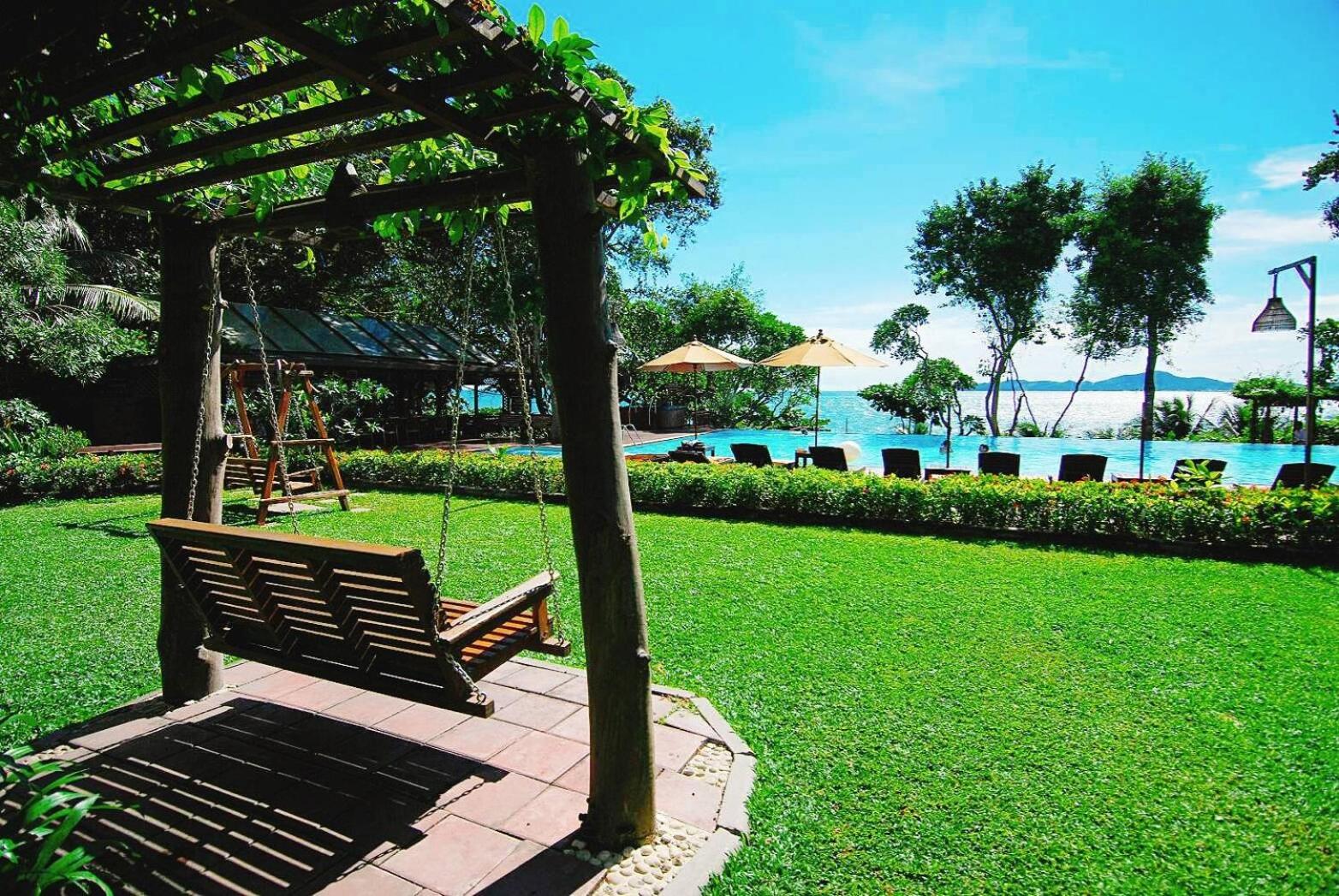 Birds and Bees Resort