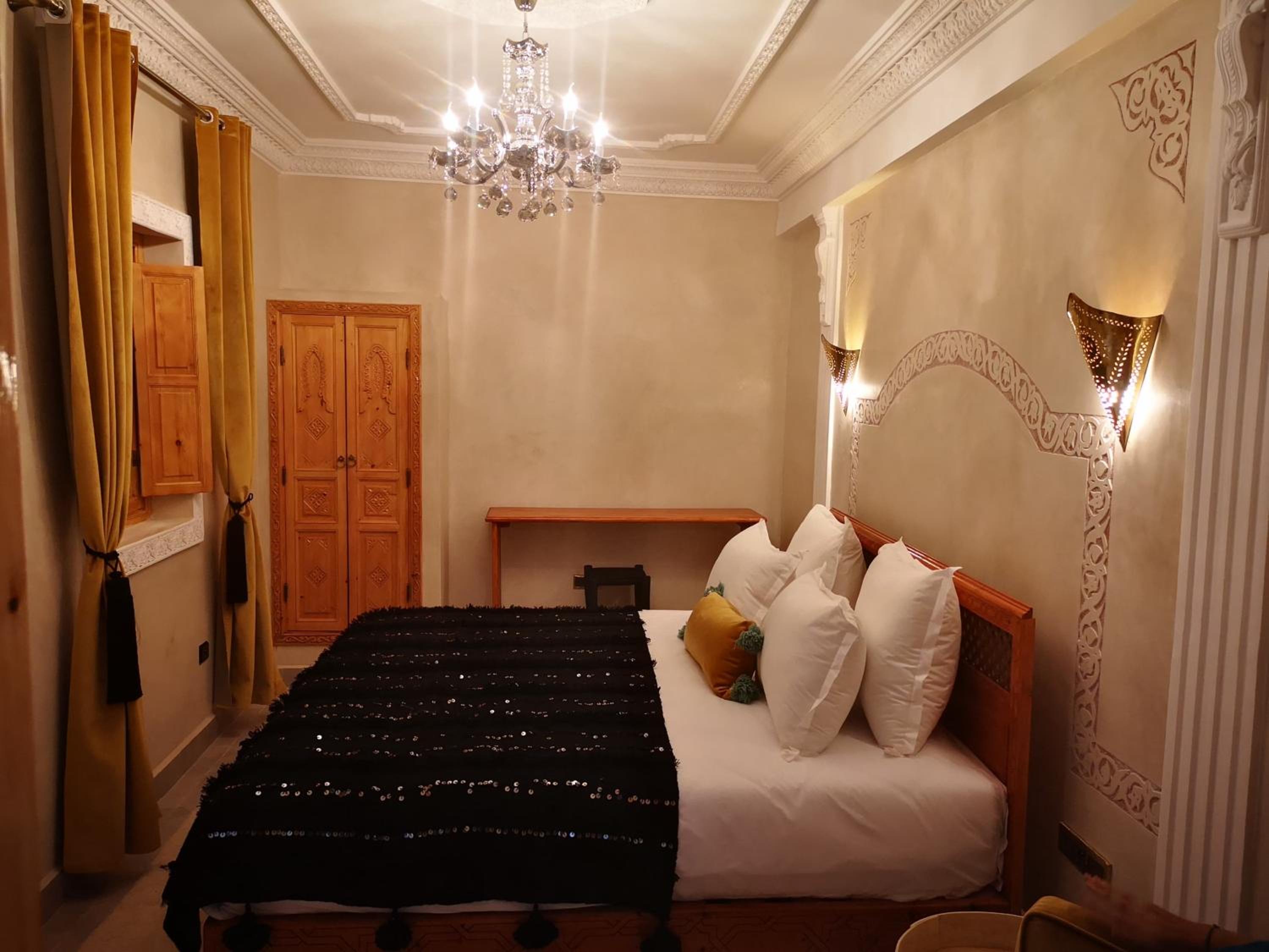 Riad Azra 2
