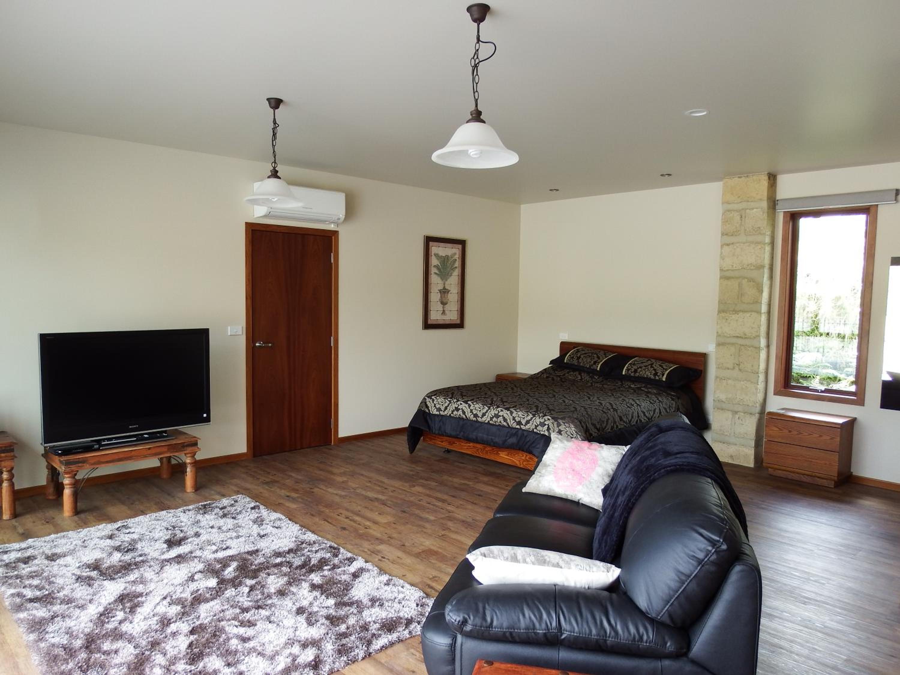 Mahana Farm Cottage view 4